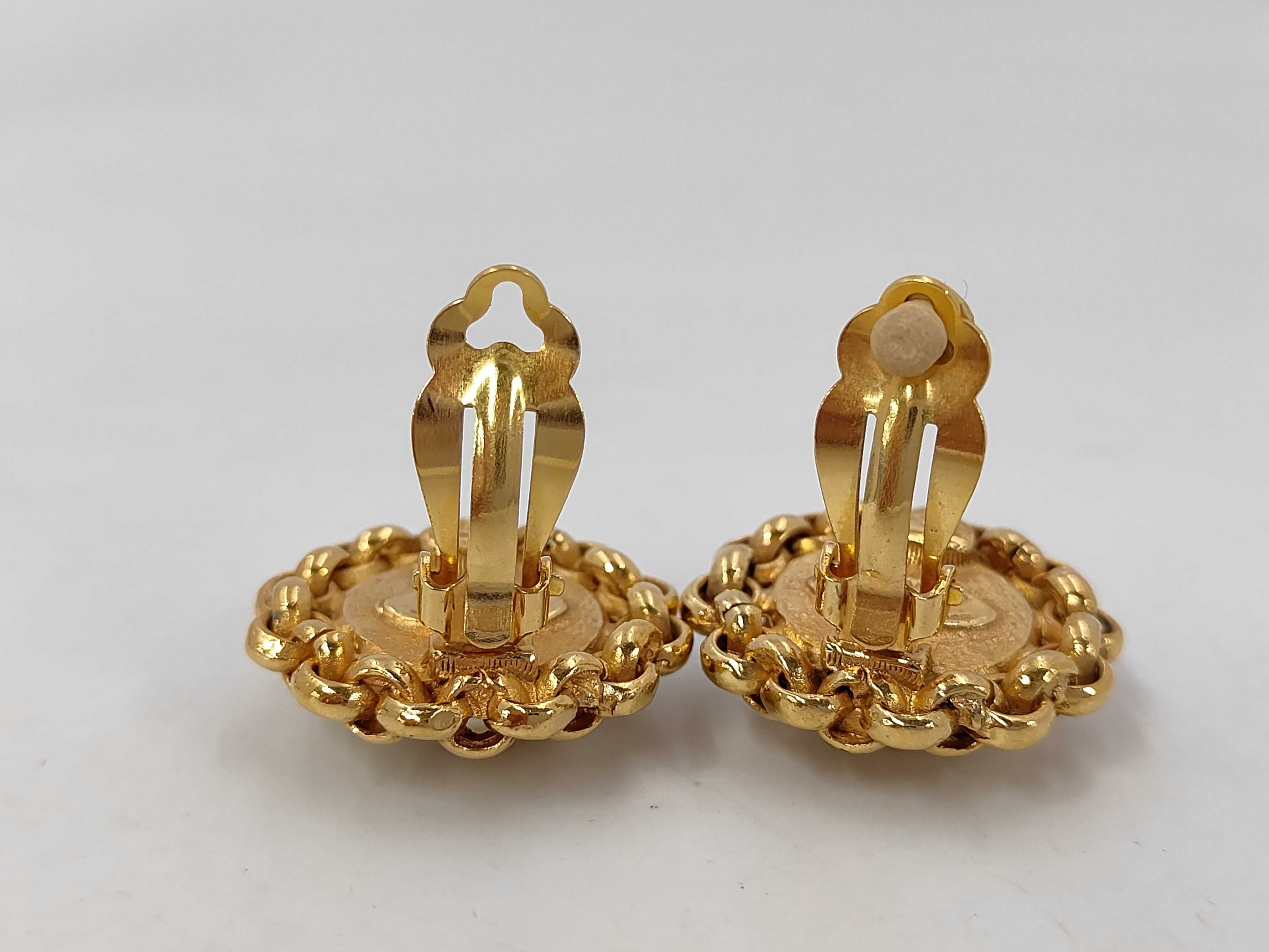 Pearl White x Gold (YG) Earrings — view 6