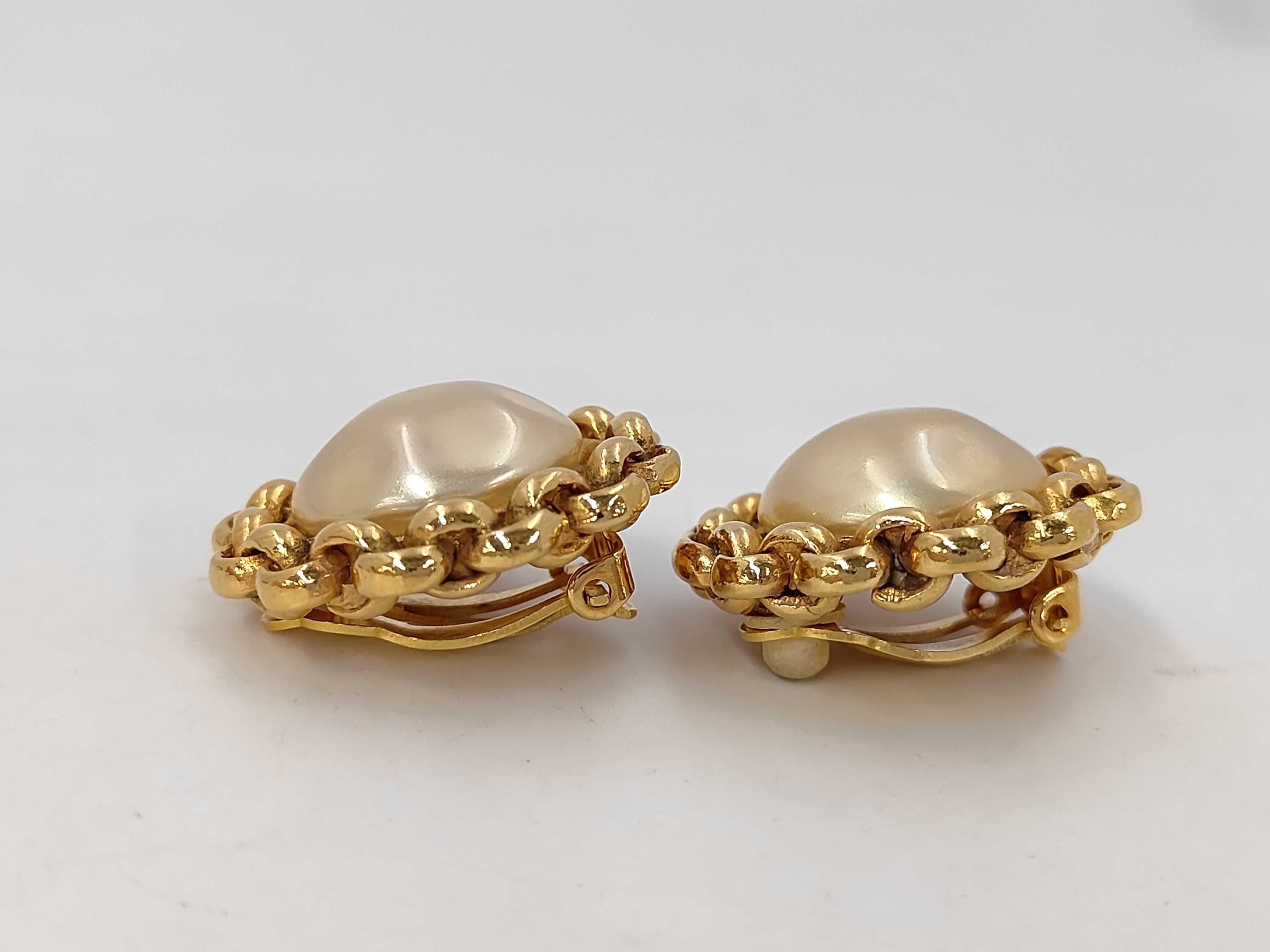 Pearl White x Gold (YG) Earrings — view 8