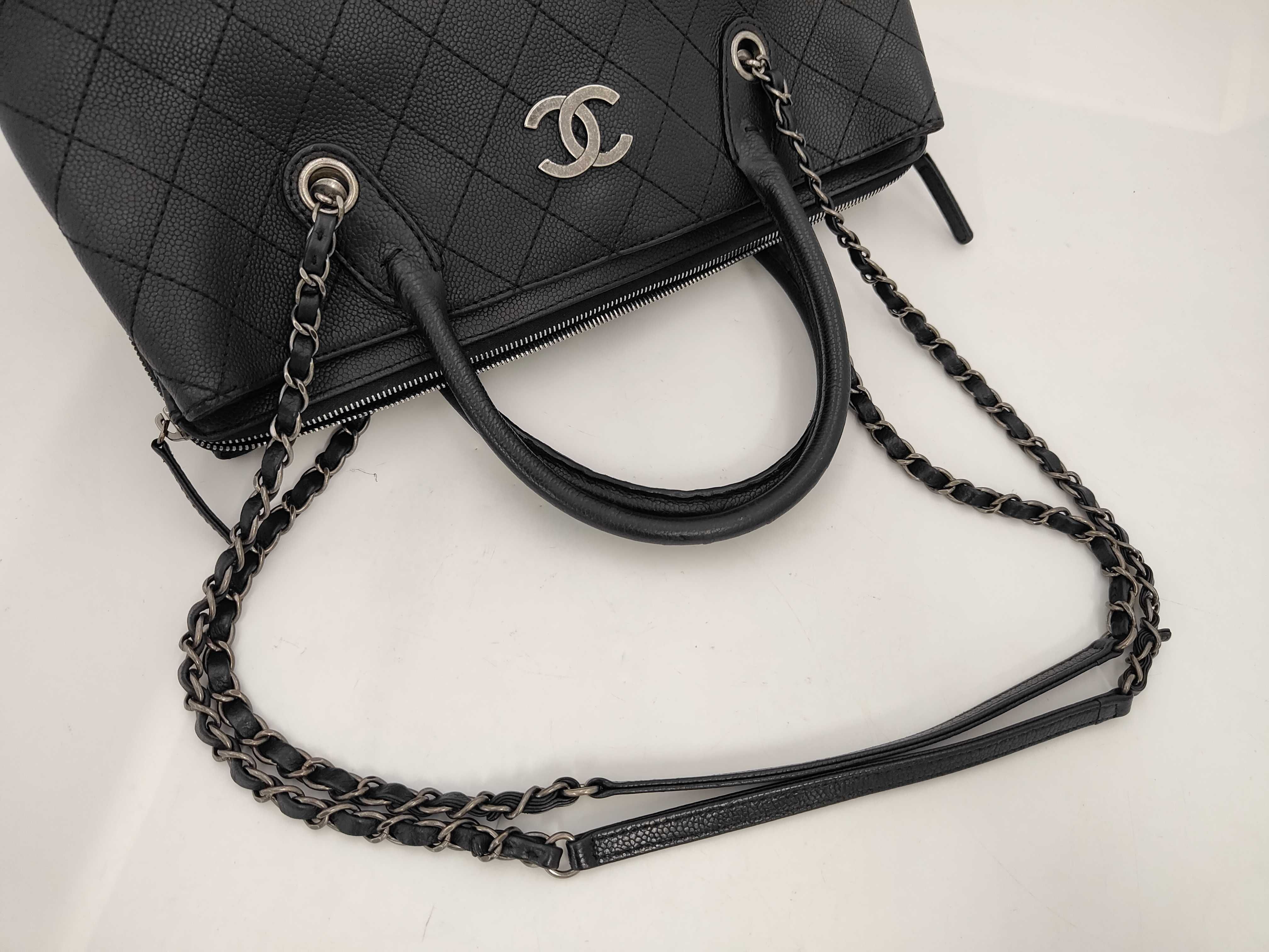 Matelassé 2-Way Chain Shoulder Handbag Leather Tote Bag — view 3