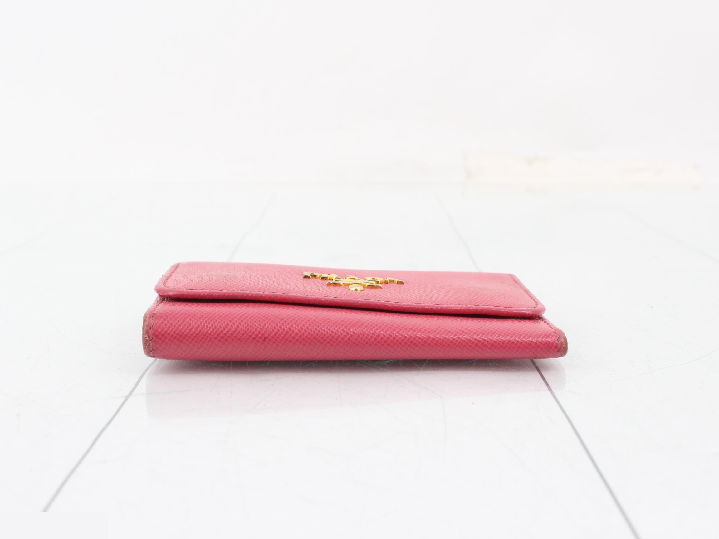 Saffiano leather key case with 6 hooks. — view 3