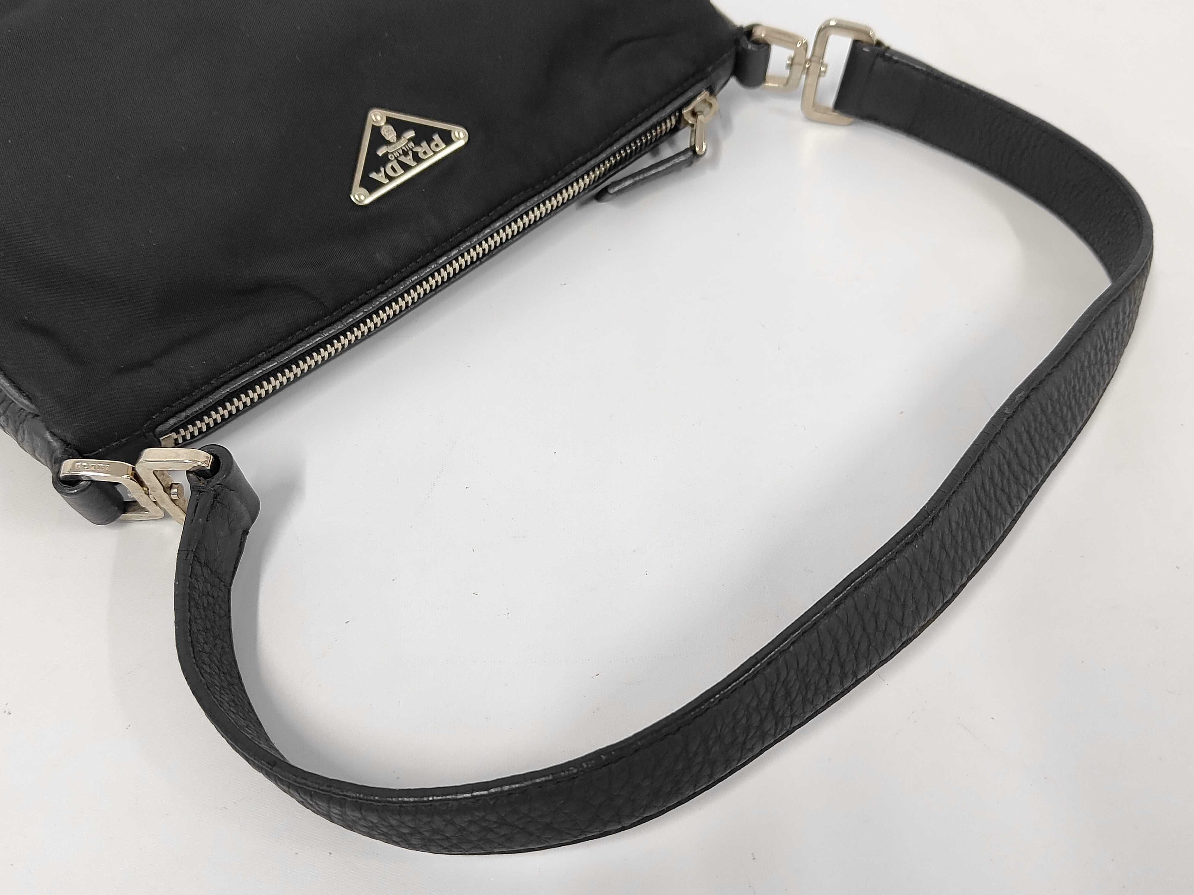 Triangle Logo One-Shoulder Bag (Shoulder Bag) — view 3