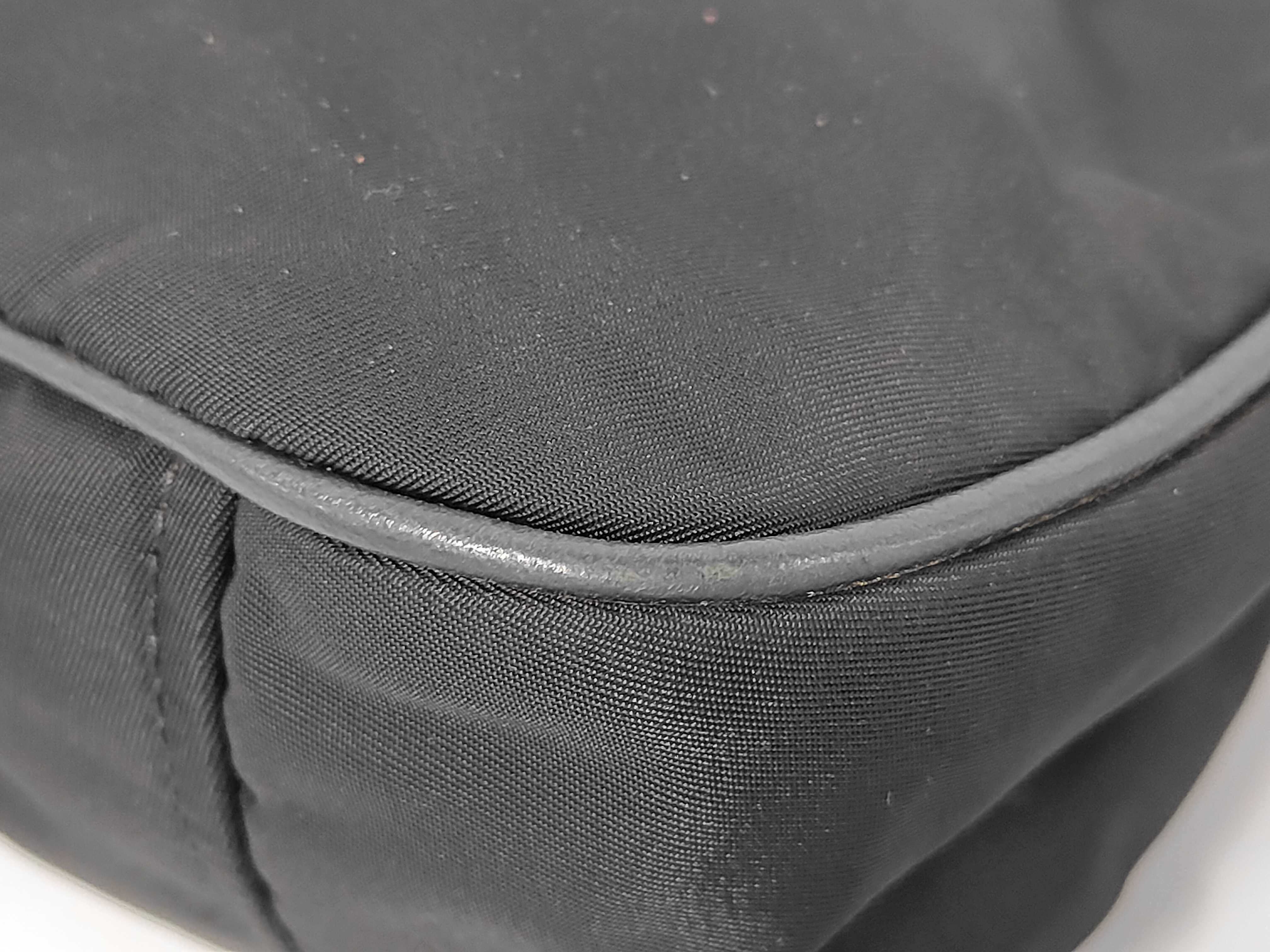 Triangle Logo One-Shoulder Bag (Shoulder Bag) — view 6