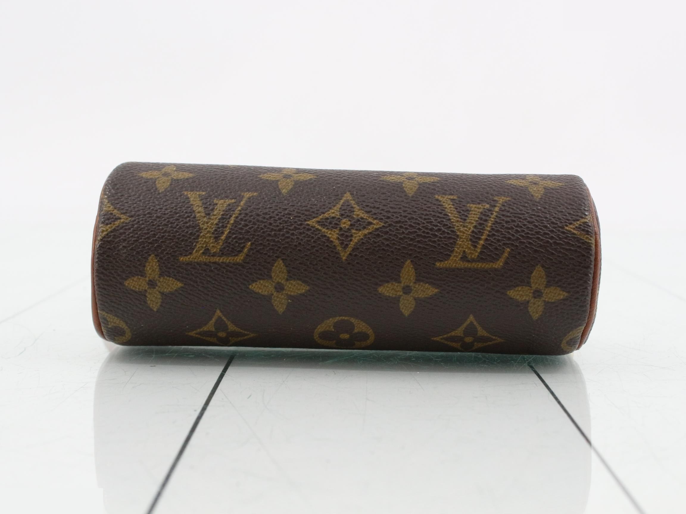 pouch — view 3