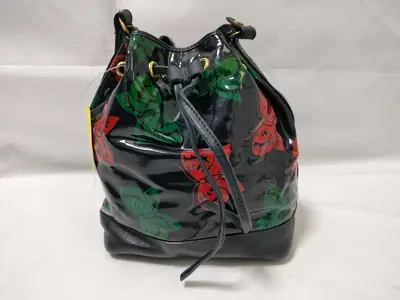 drawstring pouch shoulder bag