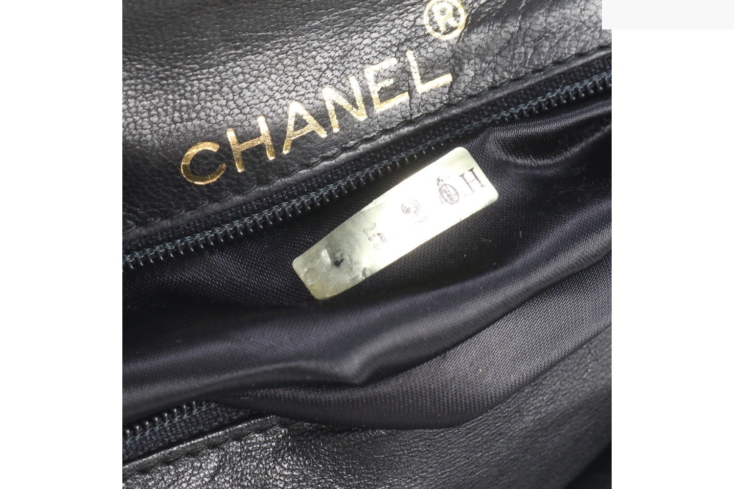 Coin purse, chain, Coco Mark, leather shoulder bag — view 11