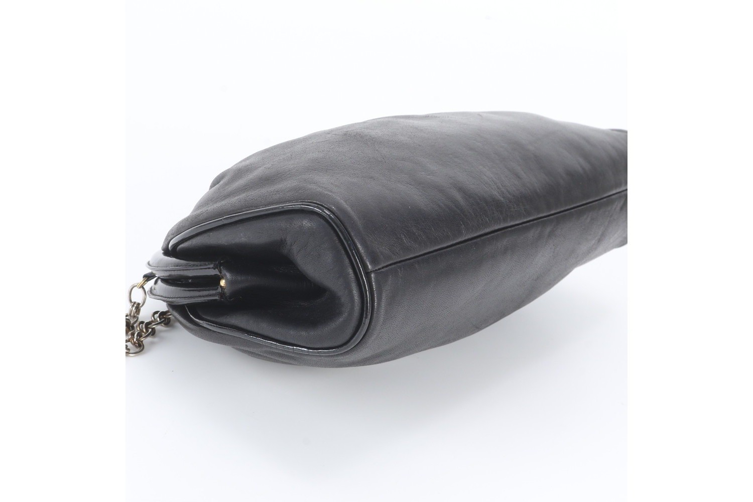 Coin purse, chain, Coco Mark, leather shoulder bag — view 5