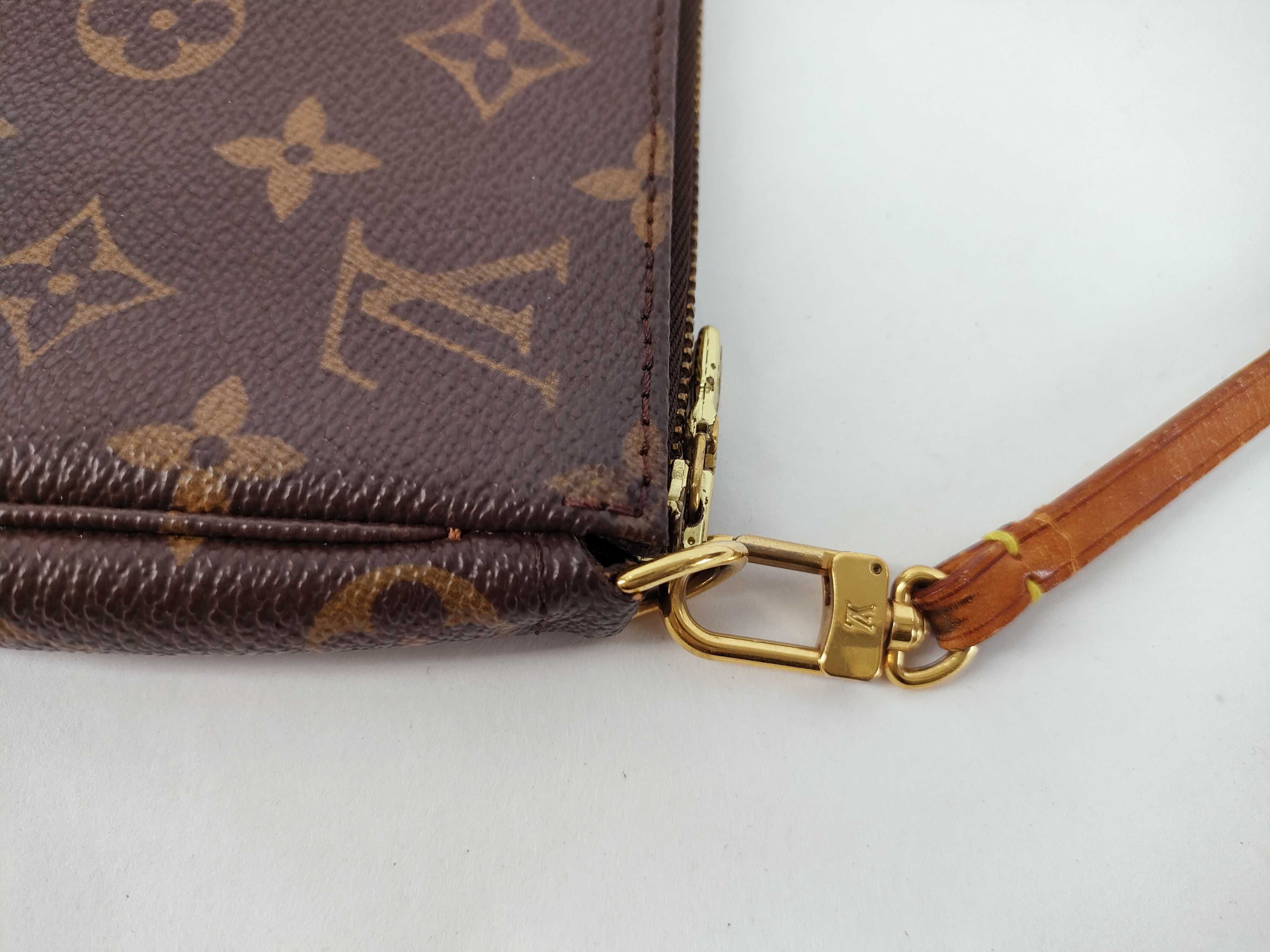 Monogram Louis Vuitton Monogram Pochette Accessoires Handbag Pouch — view 5