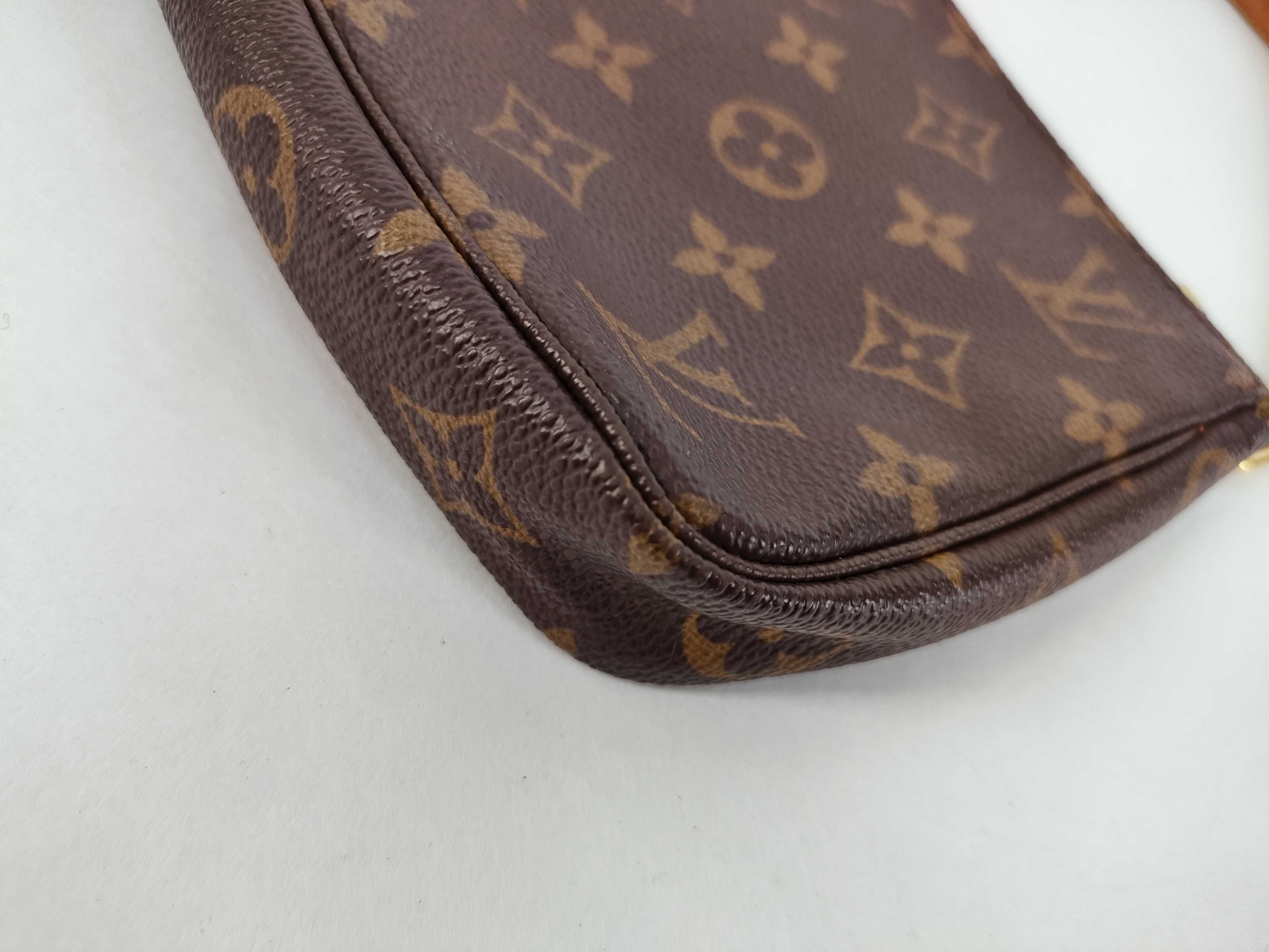Monogram Louis Vuitton Monogram Pochette Accessoires Handbag Pouch — view 7