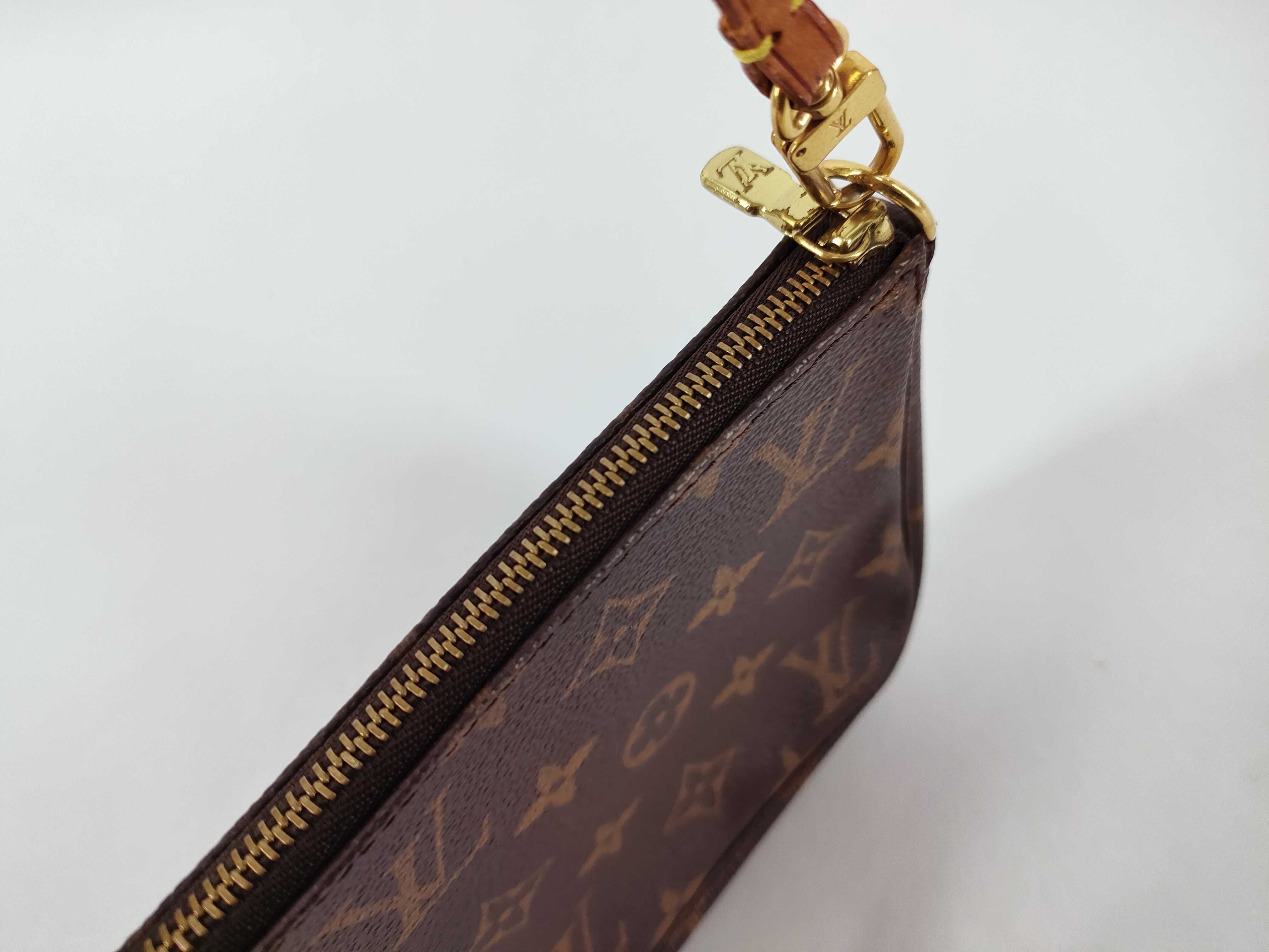 Monogram Louis Vuitton Monogram Pochette Accessoires Handbag Pouch — view 9