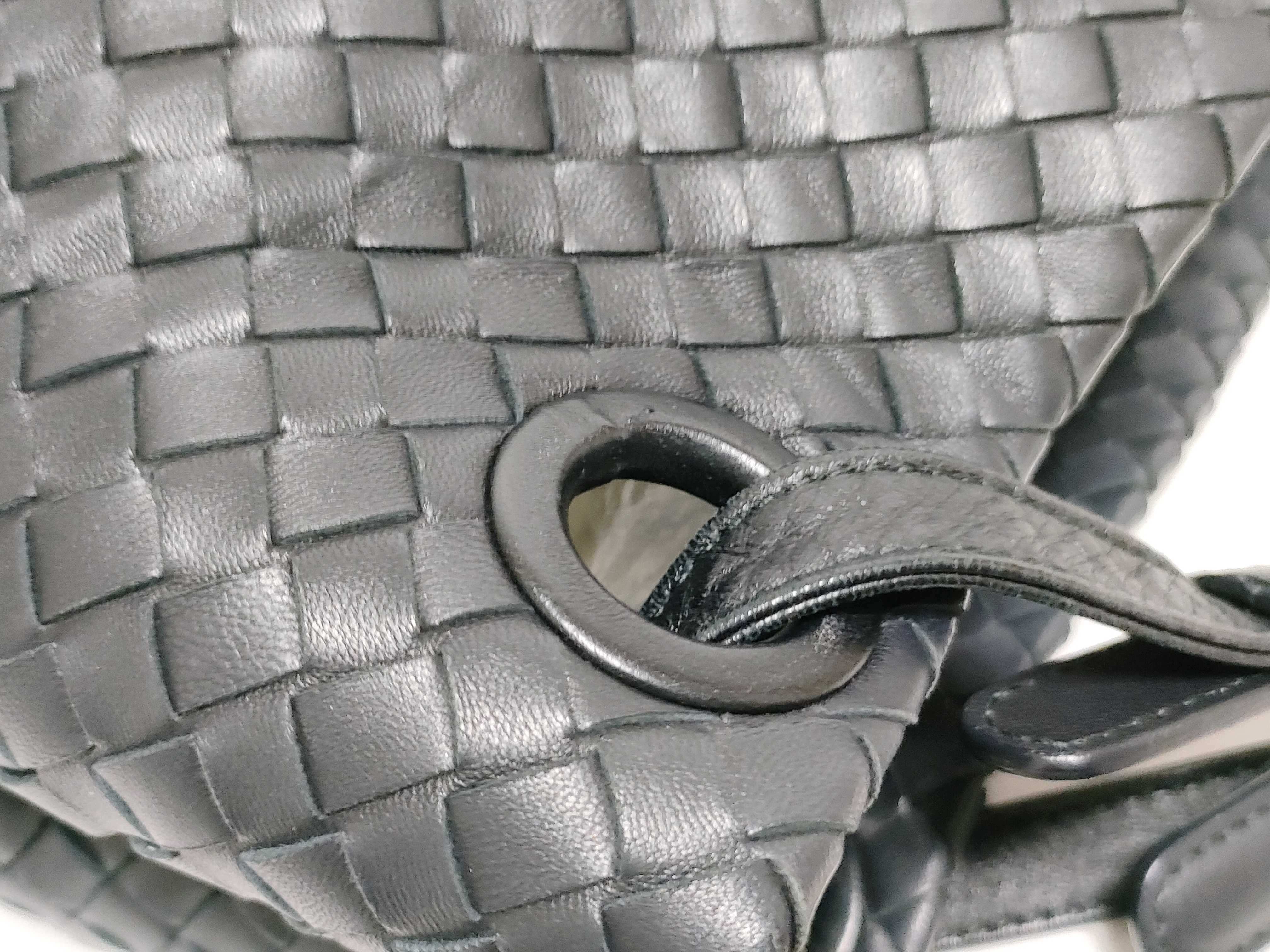 Intrecciato Garda Leather Handbag, Black — view 14