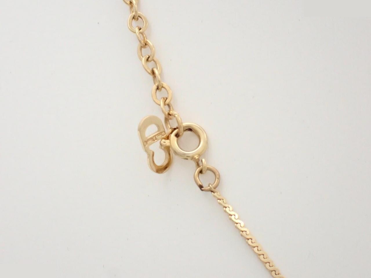 Gold necklace — view 2