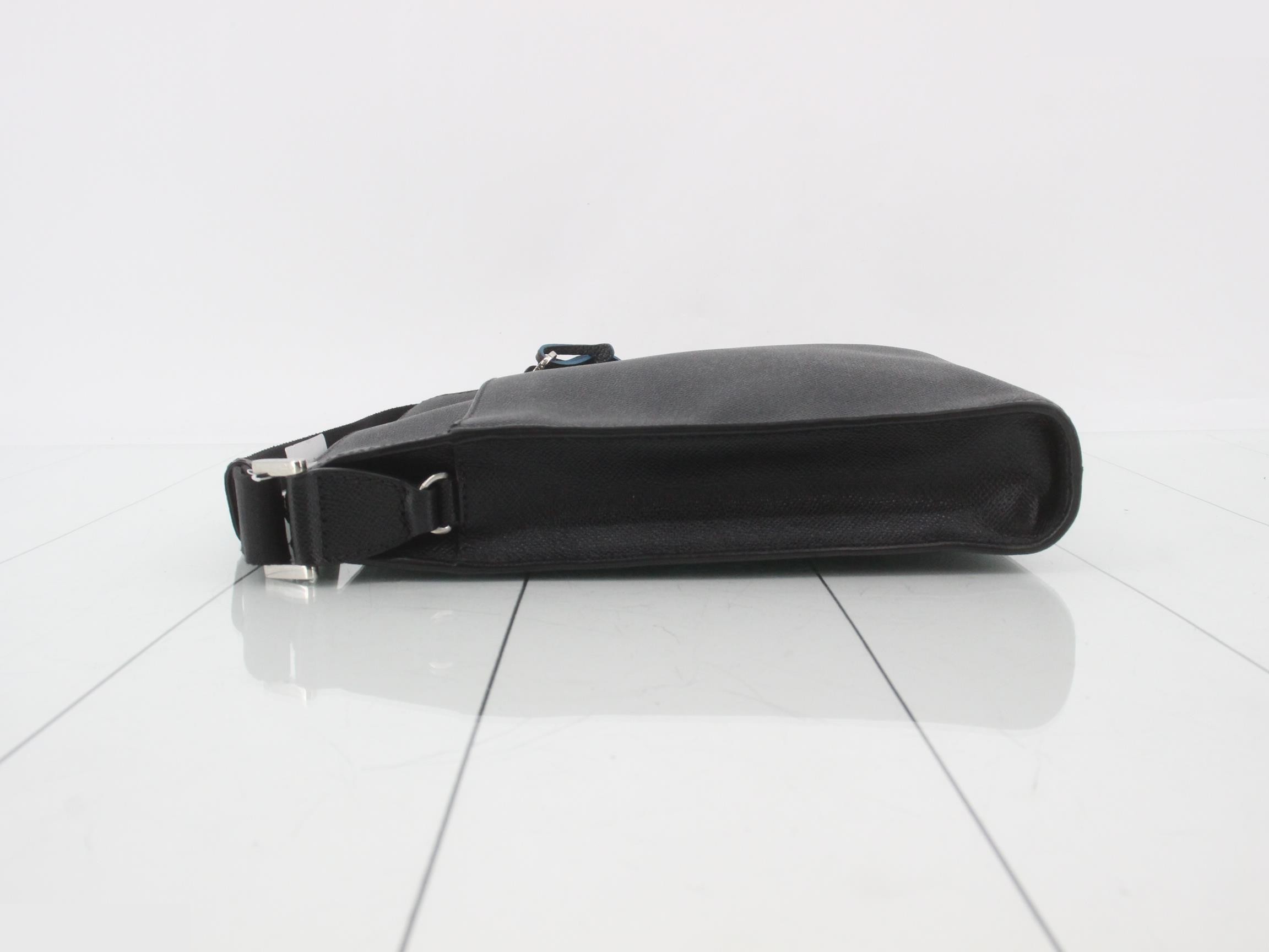 (Bag) - Shoulder Bag - Black — view 4