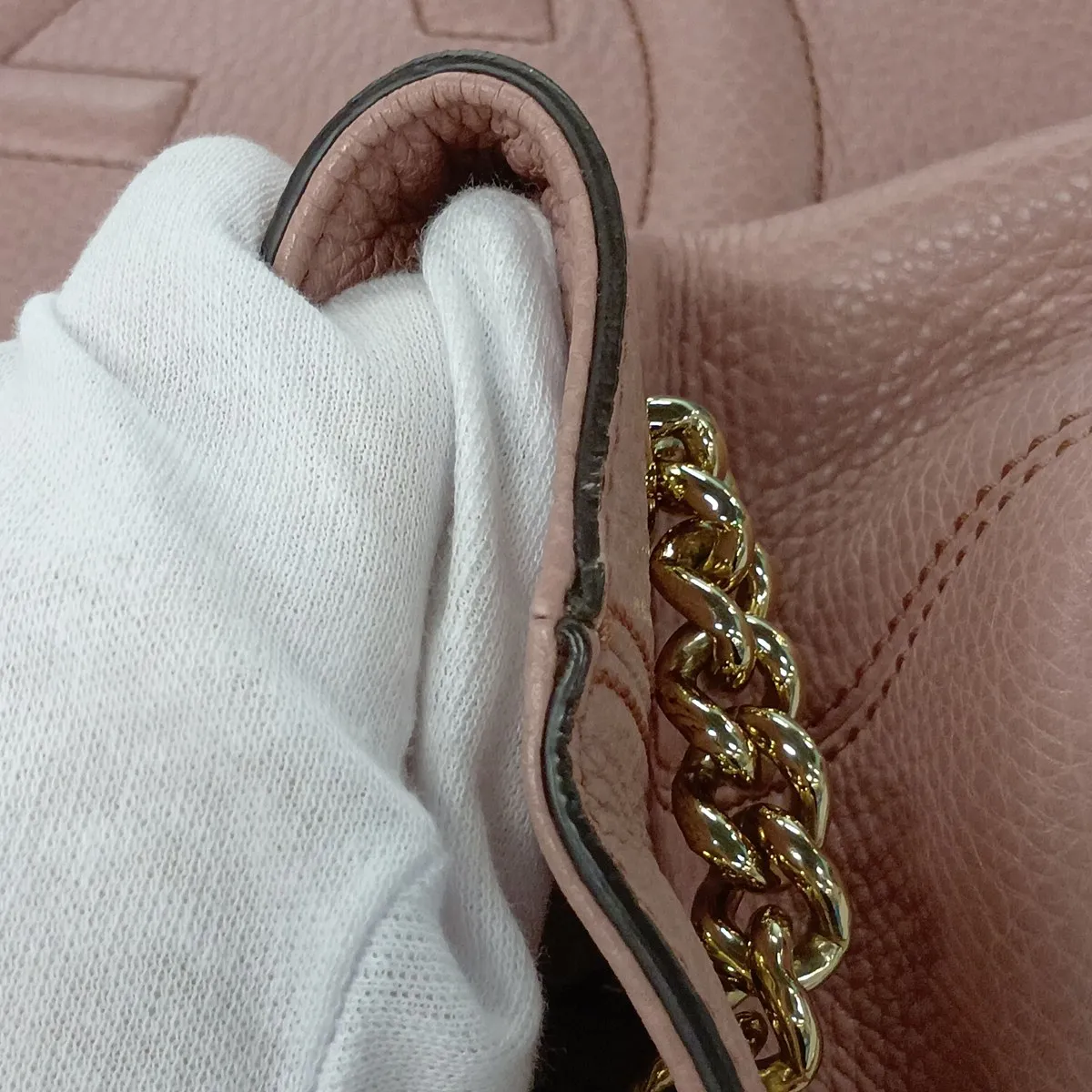 Soho 308982 Leather Chain Shoulder Bag Pink — view 10