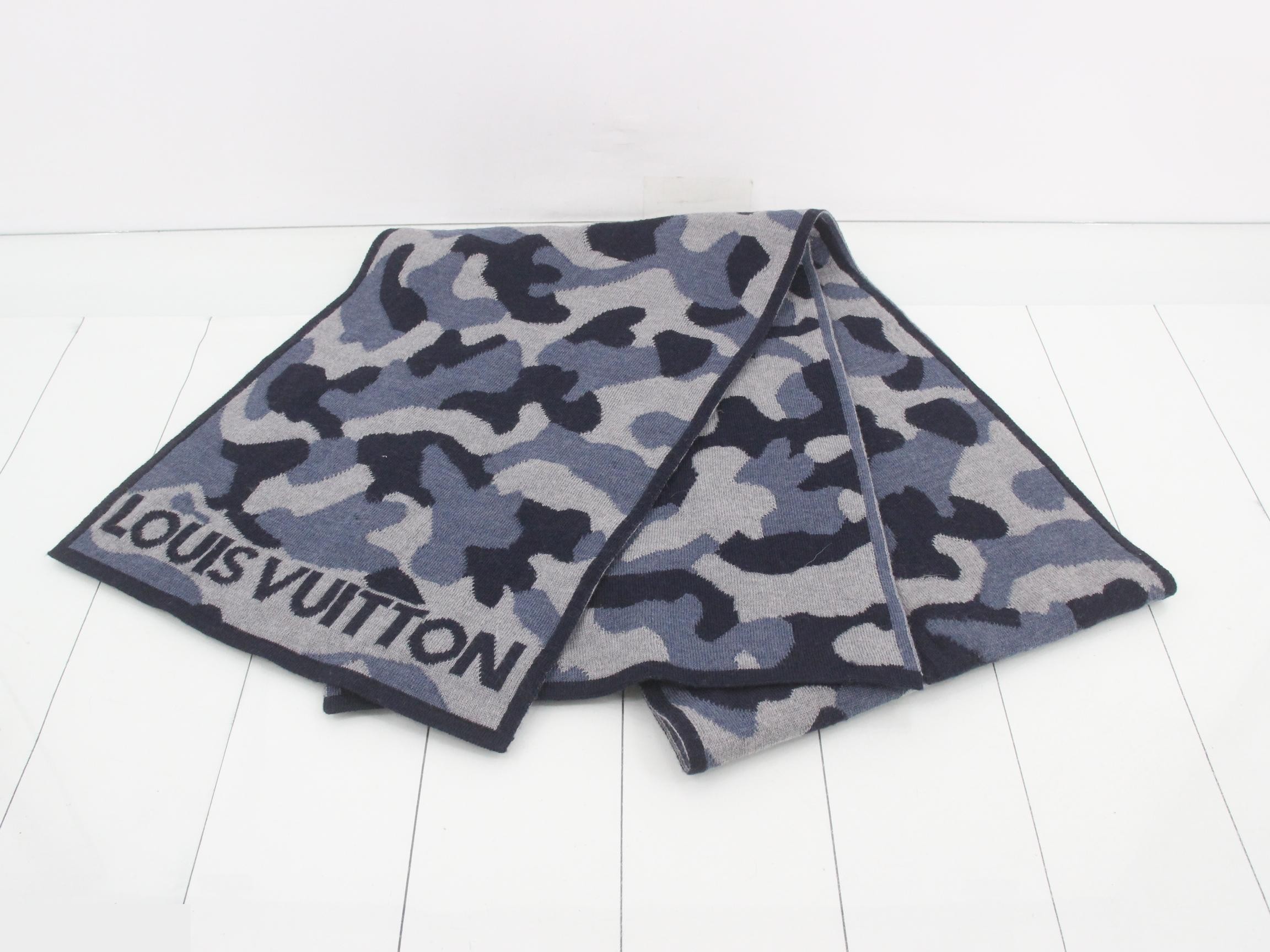 Camouflage pattern scarf with tags — view 2