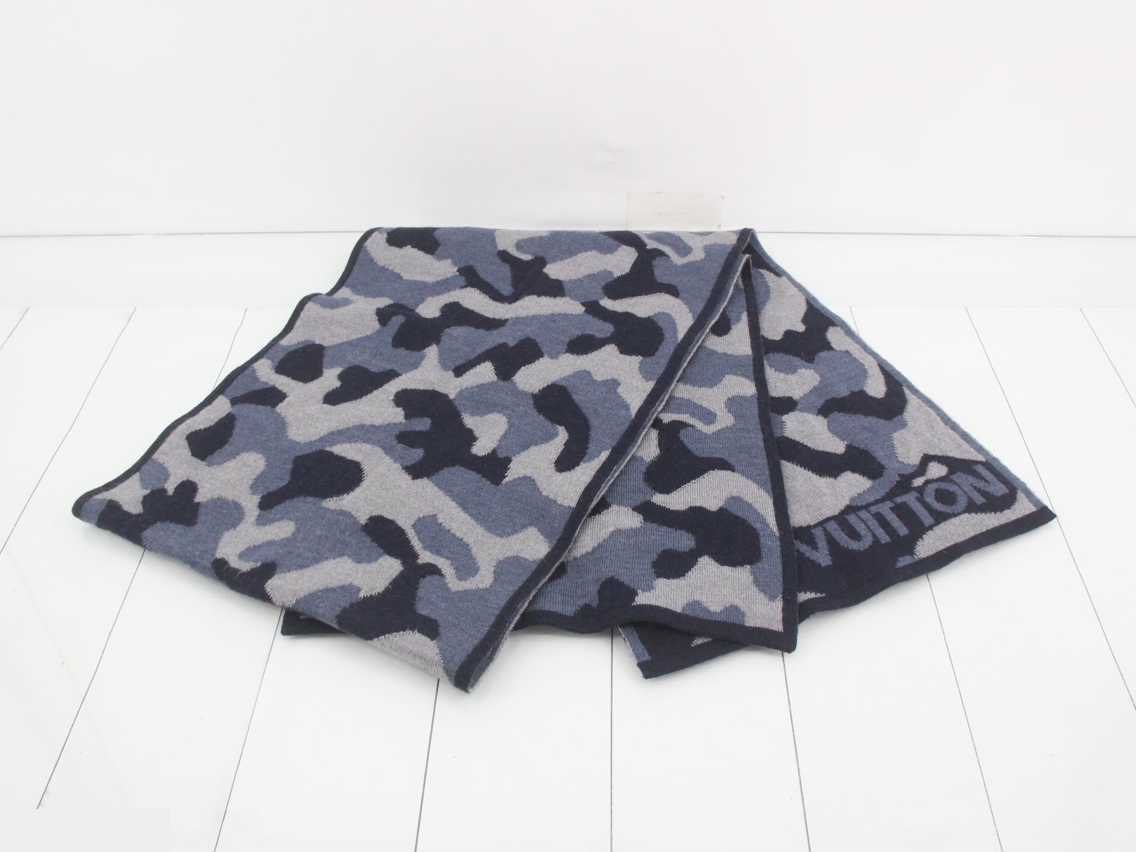 Camouflage pattern scarf with tags — view 3