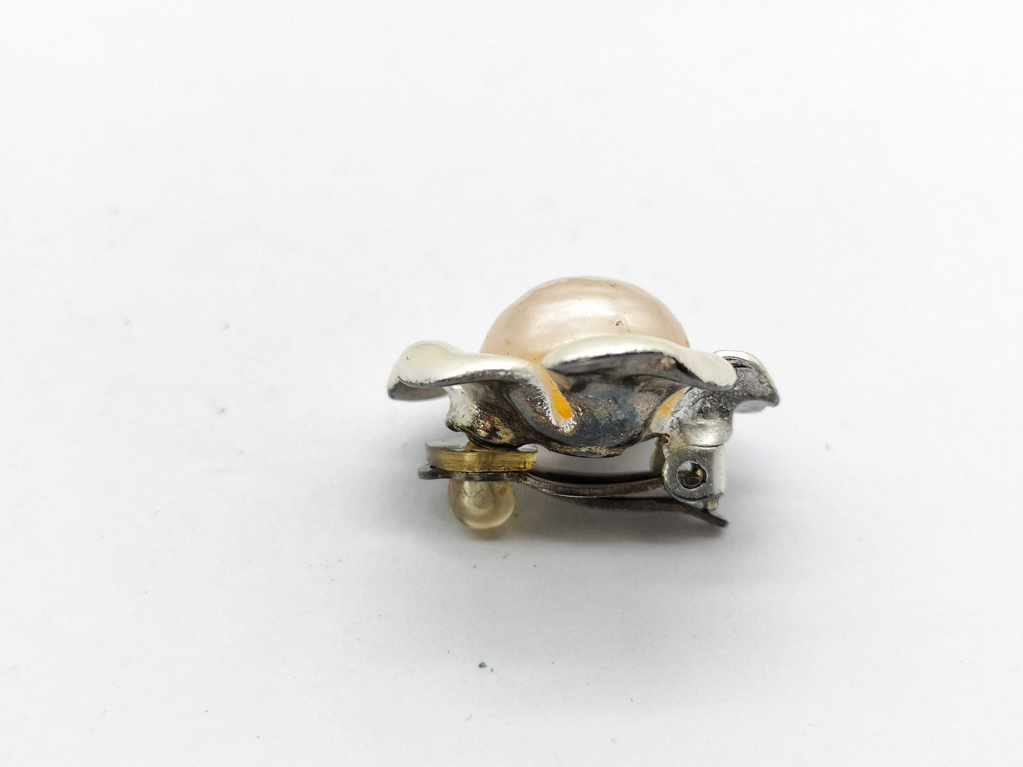 00 T Pearl Camellia Earrings — view 2