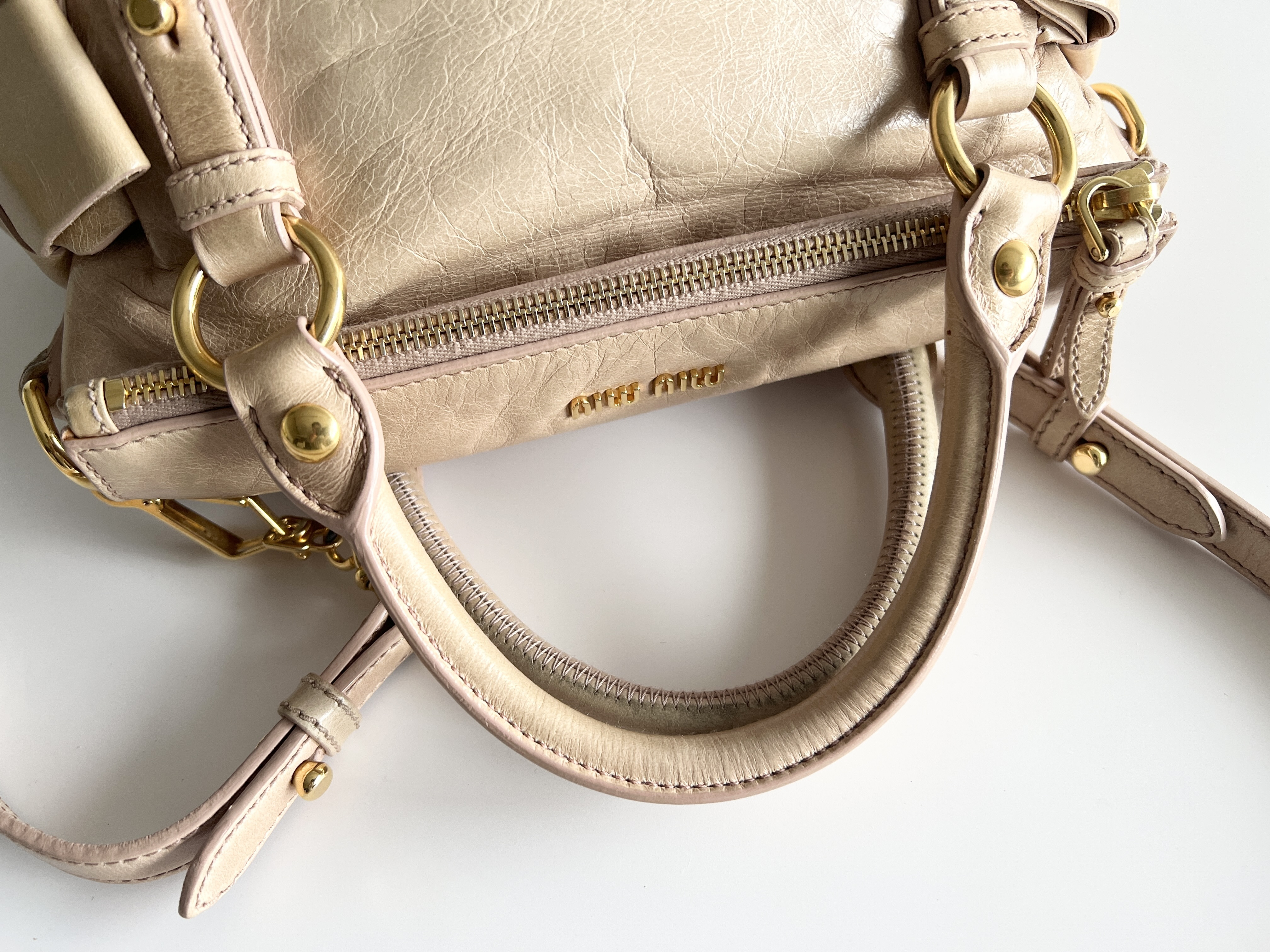 Vitello Luxe Ribbon Leather 2-Way Shoulder Bag/Handbag — view 4