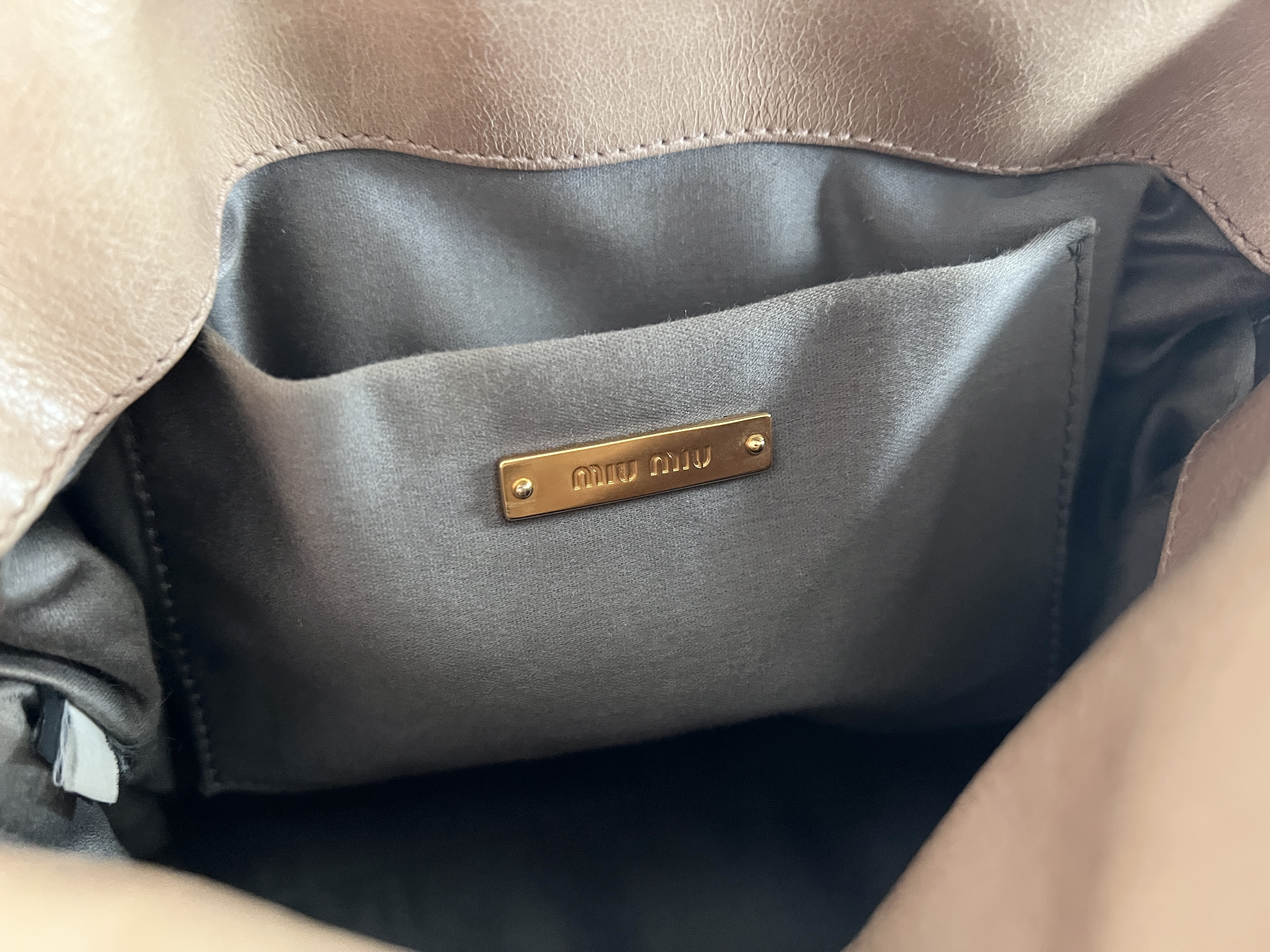 Vitello Luxe Ribbon Leather 2-Way Shoulder Bag/Handbag — view 7