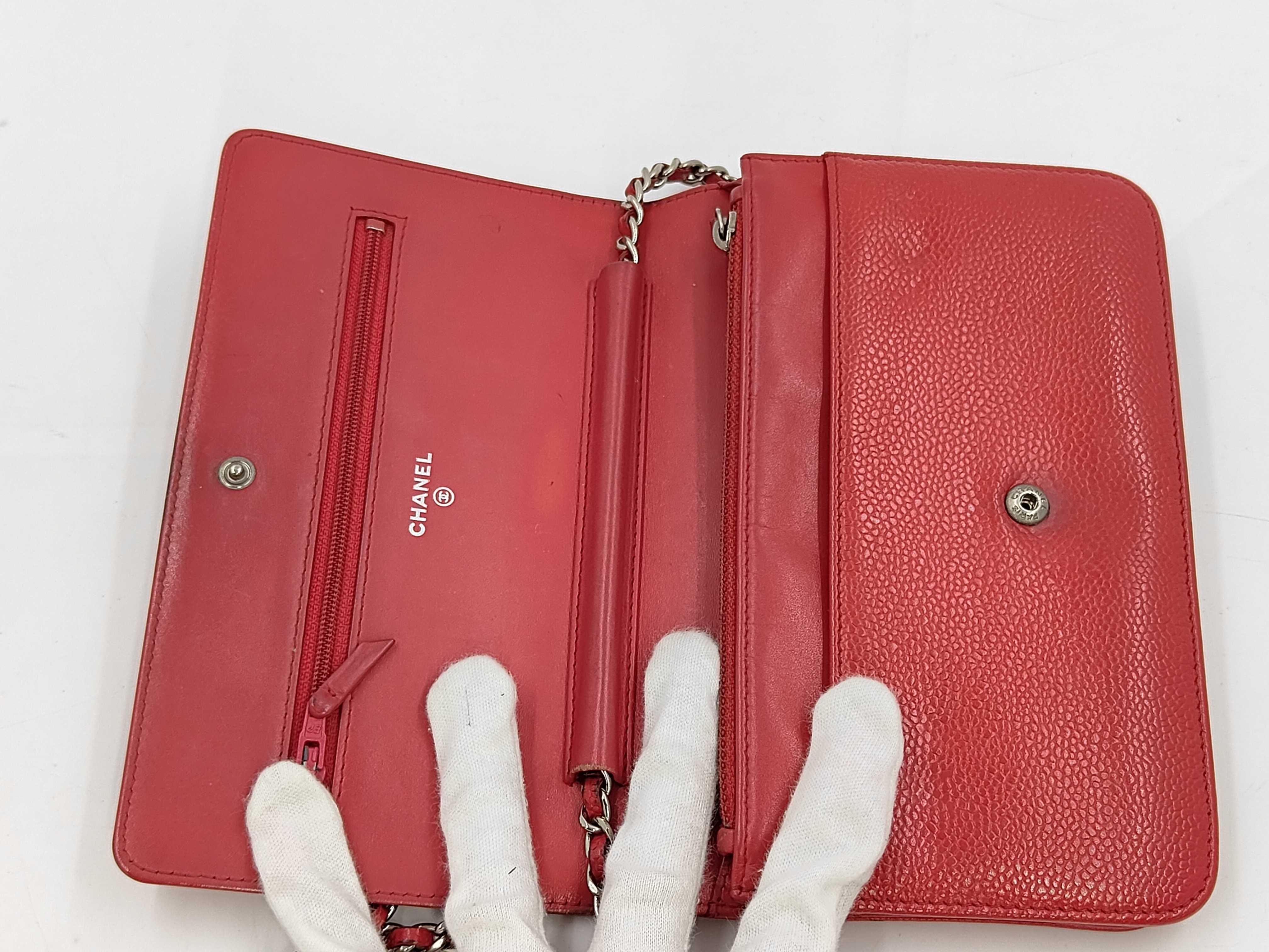 Caviar Chain Wallet Shoulder Bag — view 11