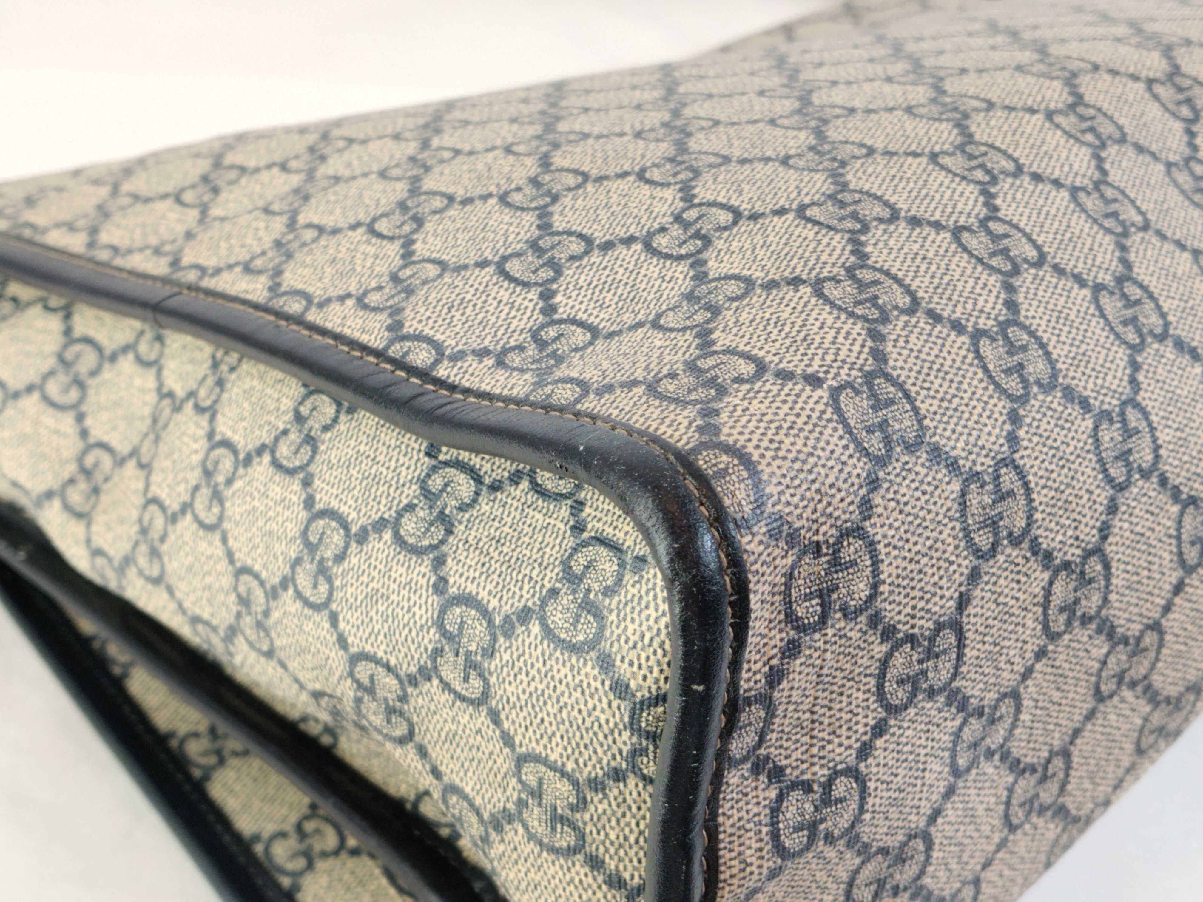 GG Supreme Messenger Bag Shoulder Bag — view 7