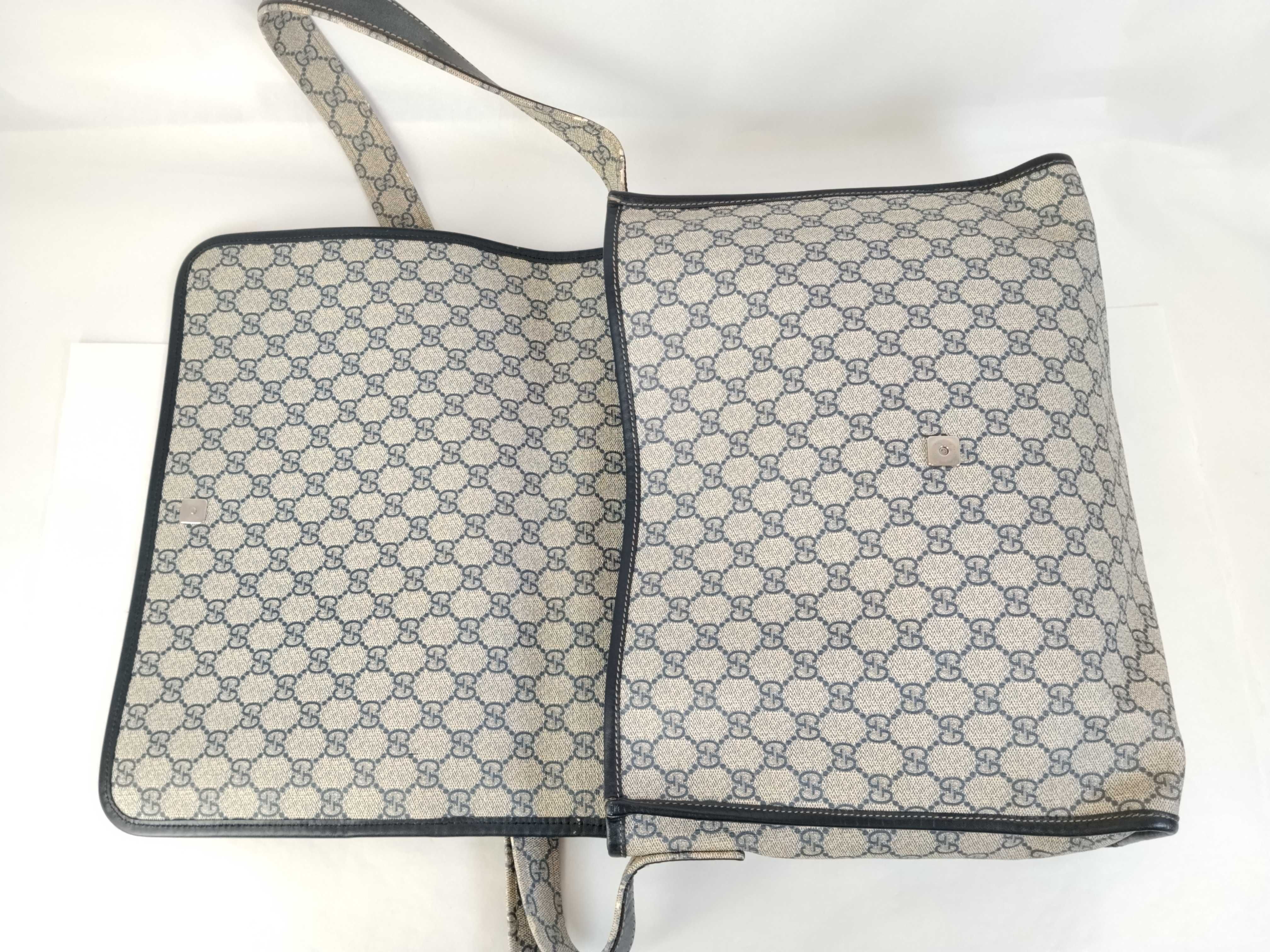 GG Supreme Messenger Bag Shoulder Bag — view 9