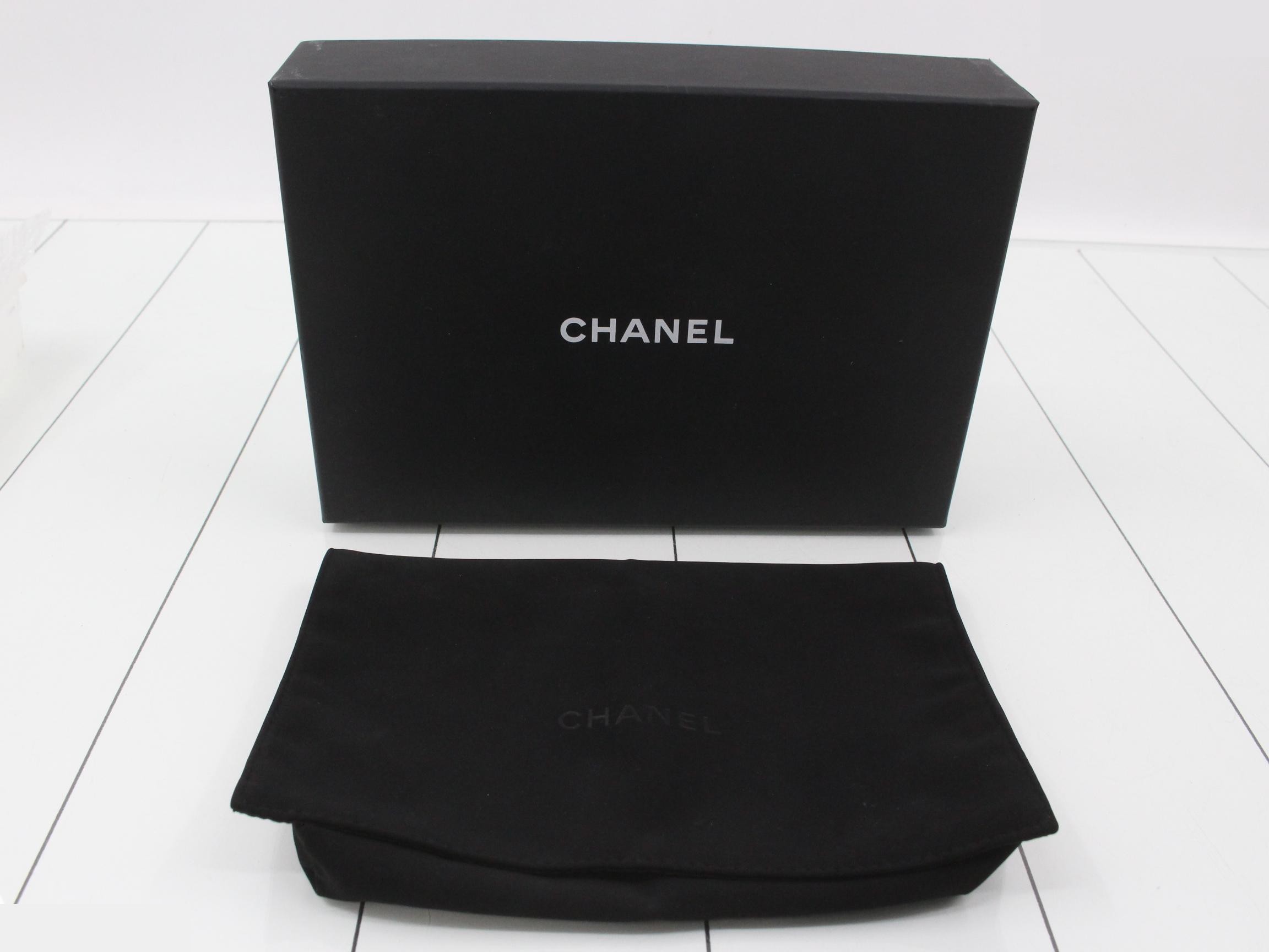 Matelassé (bag) - Chain shoulder bag, caviar leather, Coco mark — view 5