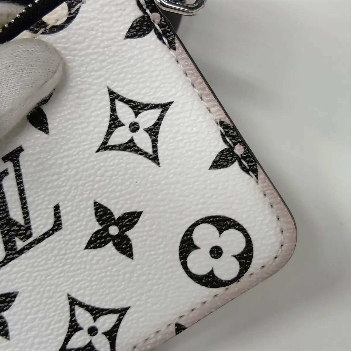 Epi Marelle M80689 Black Pouch - — view 12