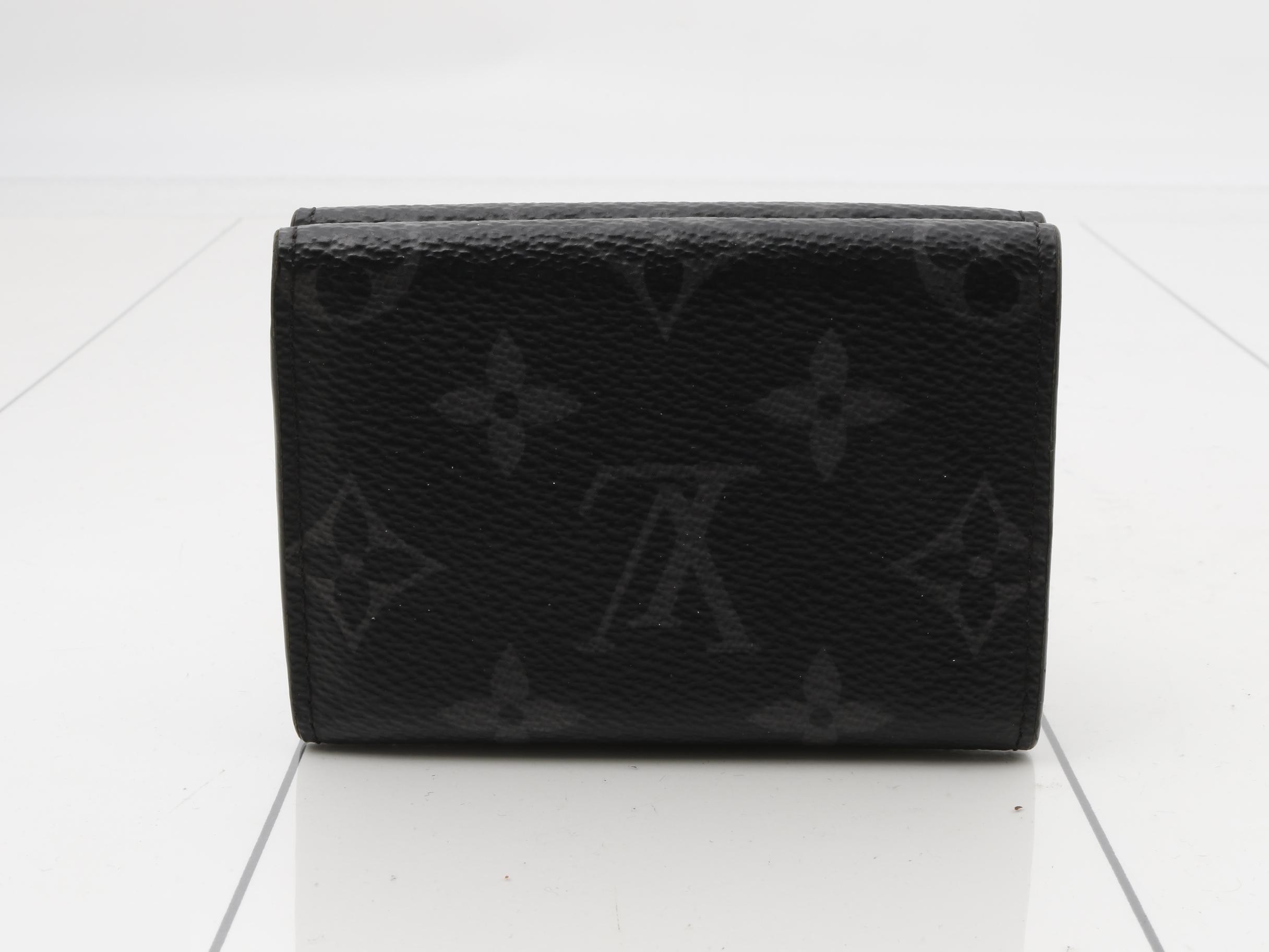 folding wallet — view 2