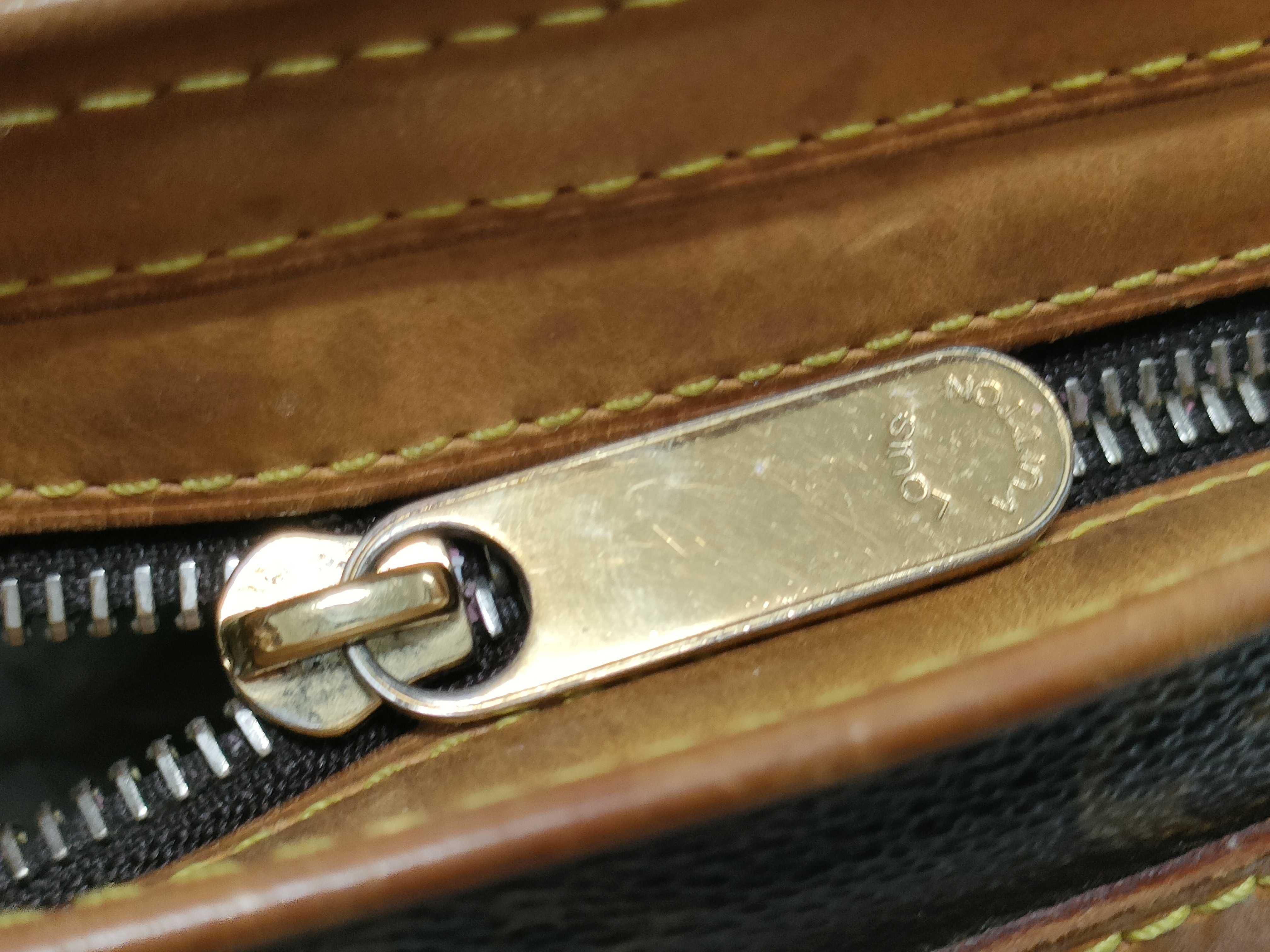 Monogram Louis Vuitton Brown Monogram Hudson GM M40045 Shoulder Bag — view 9