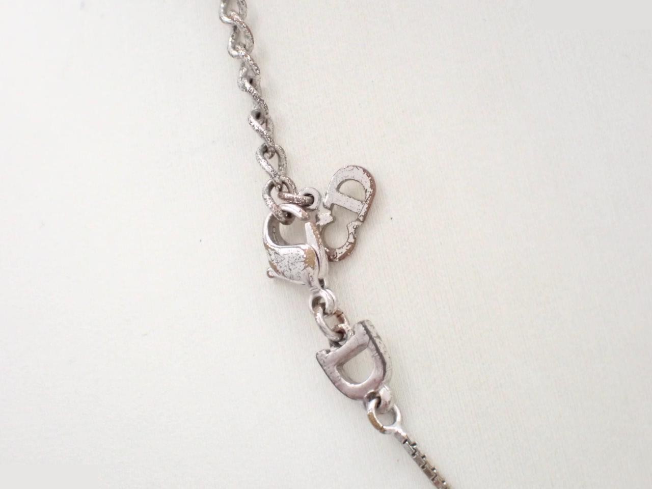 Other line: Precious metal necklaces and pendants, neck circumference approximately 46 cm. — view 2