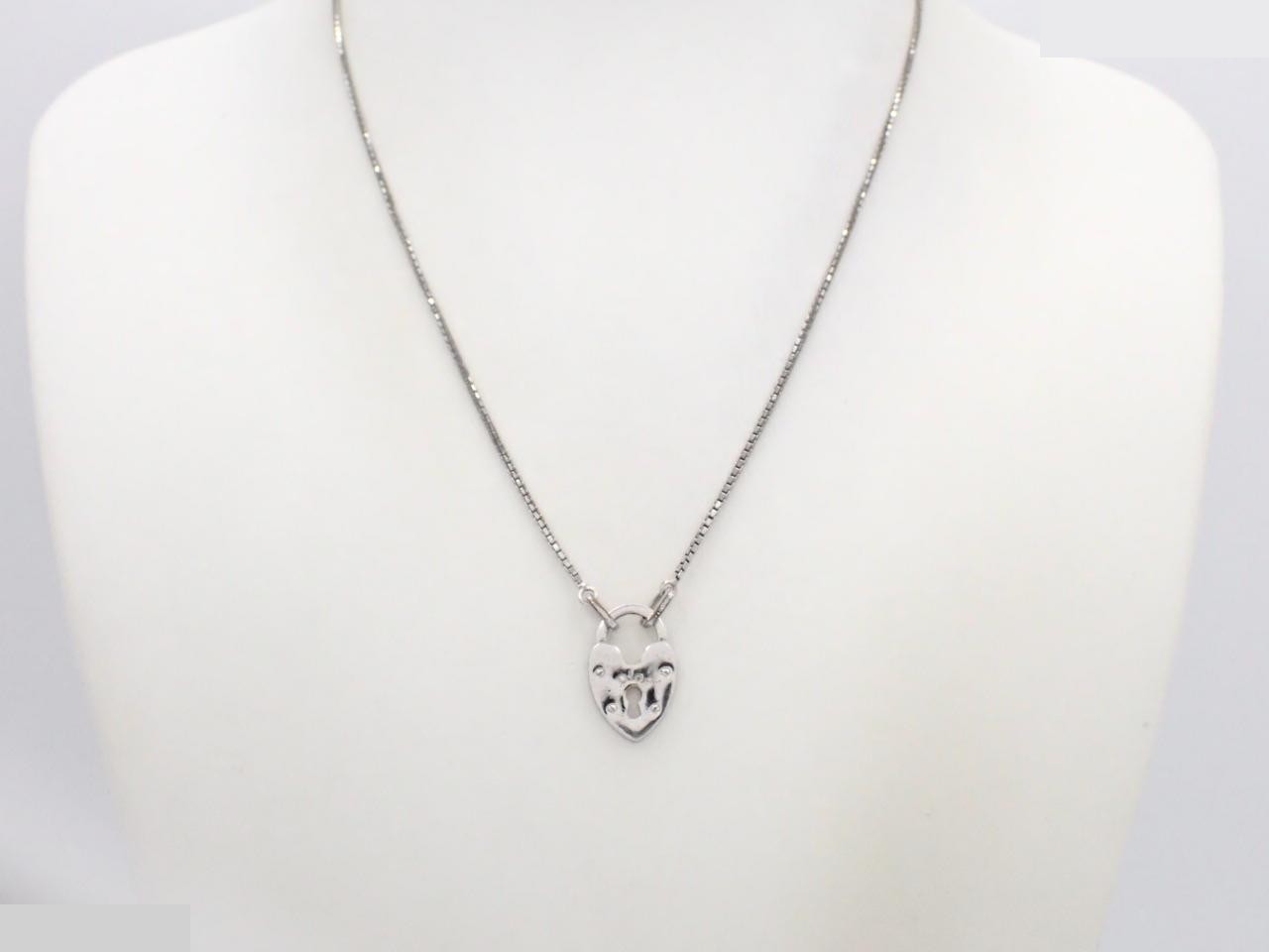 Other line: Precious metal necklaces and pendants, neck circumference approximately 46 cm. — view 3
