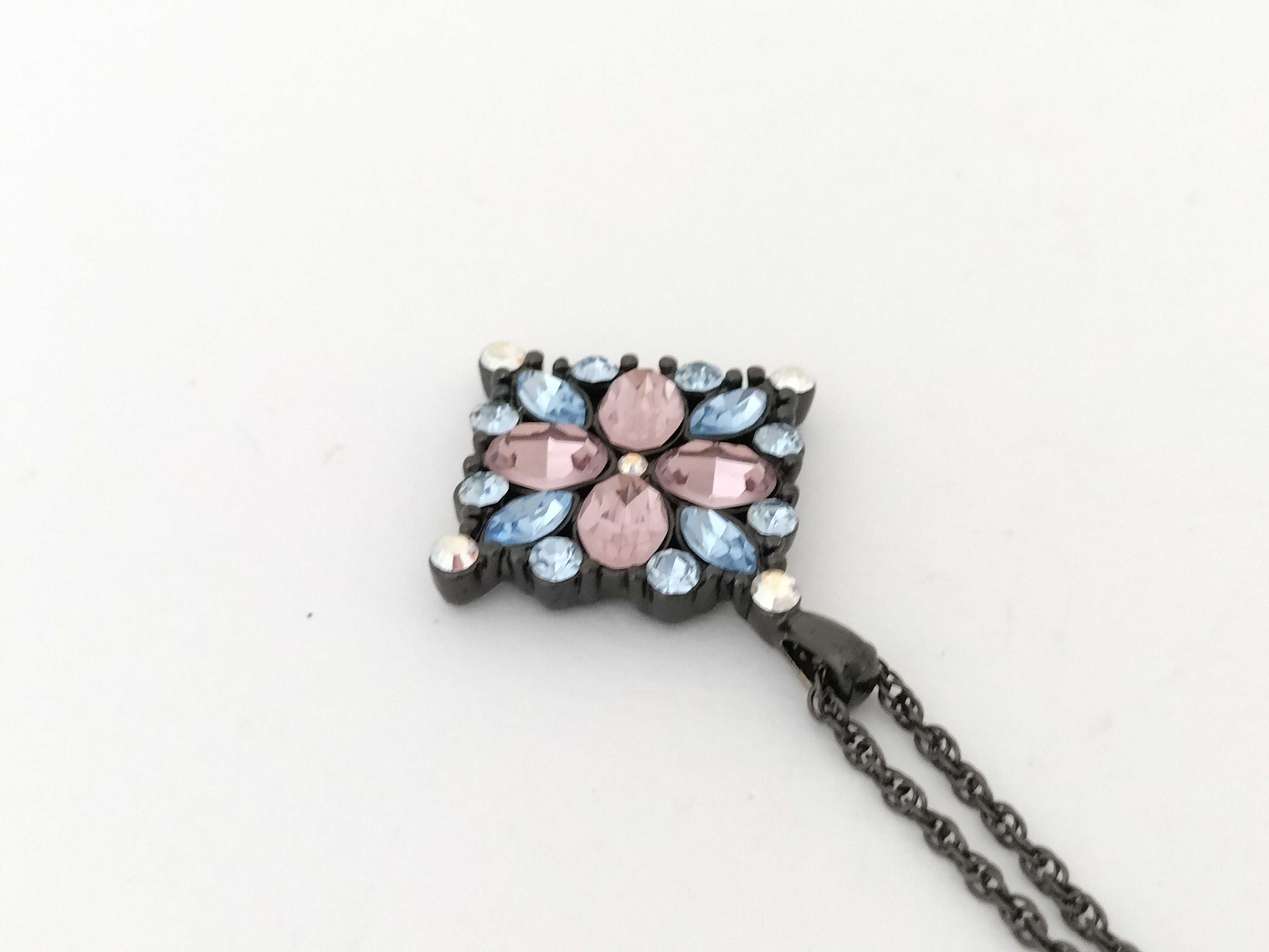 Necklace — view 4