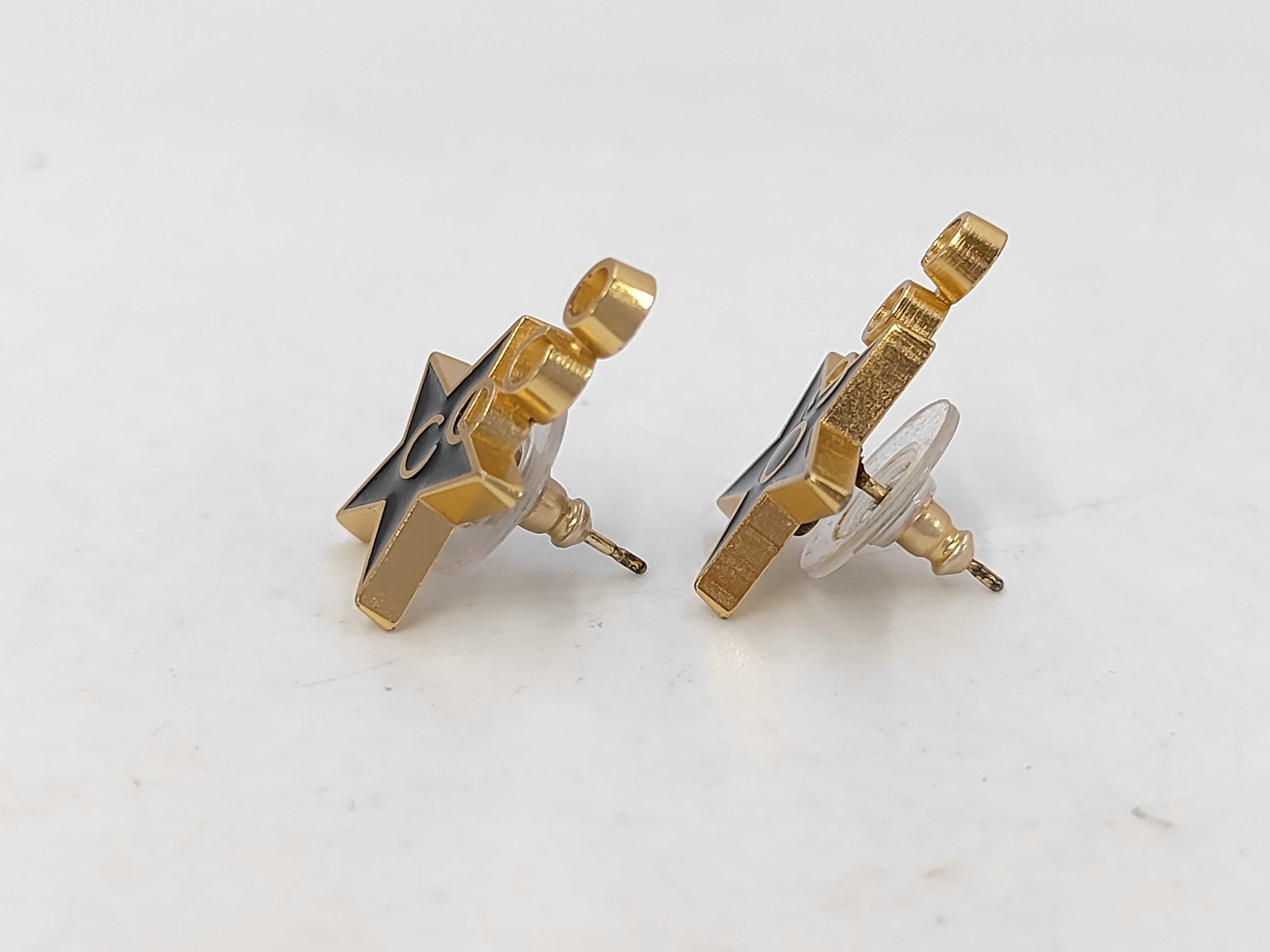 01P Earrings — view 6