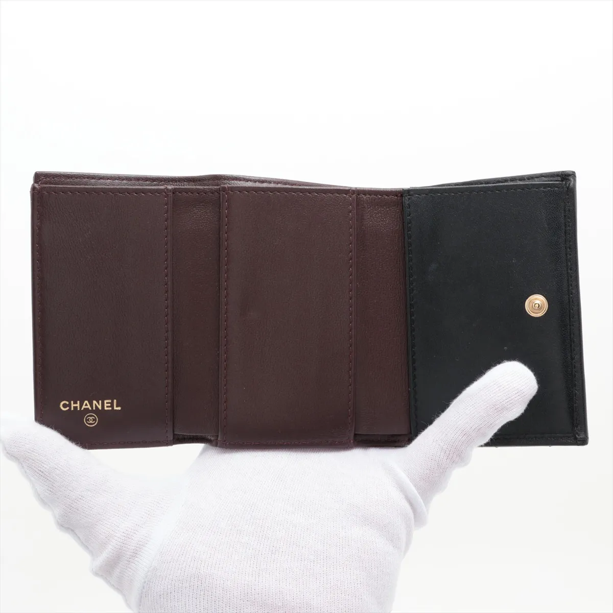 Matelassé Lambskin Compact Wallet, Black with Gold Hardware, 31922900 — view 5
