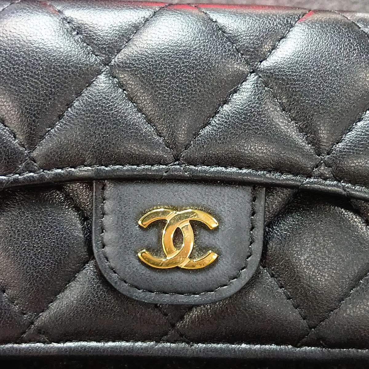 Matelassé Lambskin Compact Wallet, Black with Gold Hardware, 31922900 — view 10