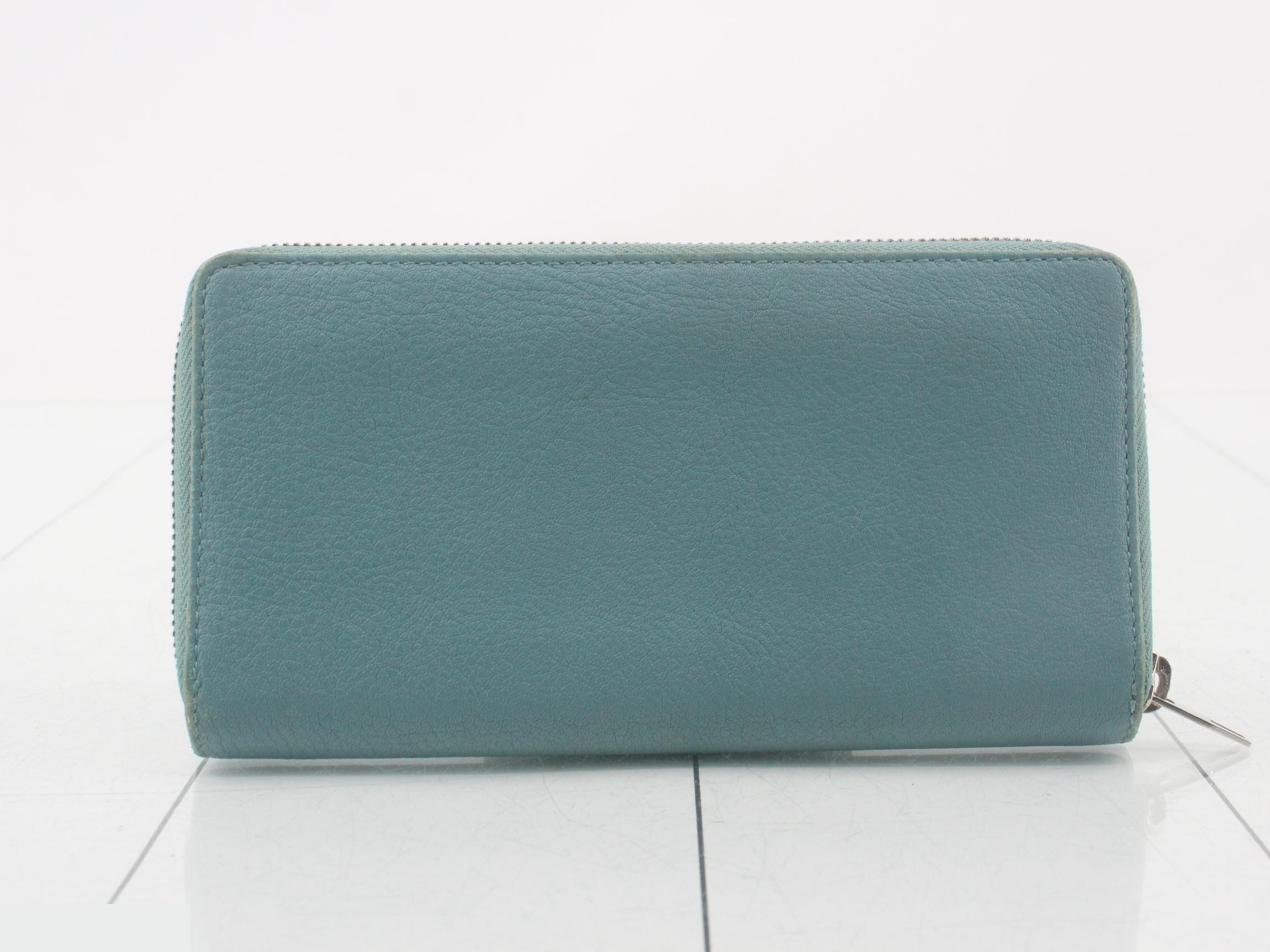 wallet — view 2