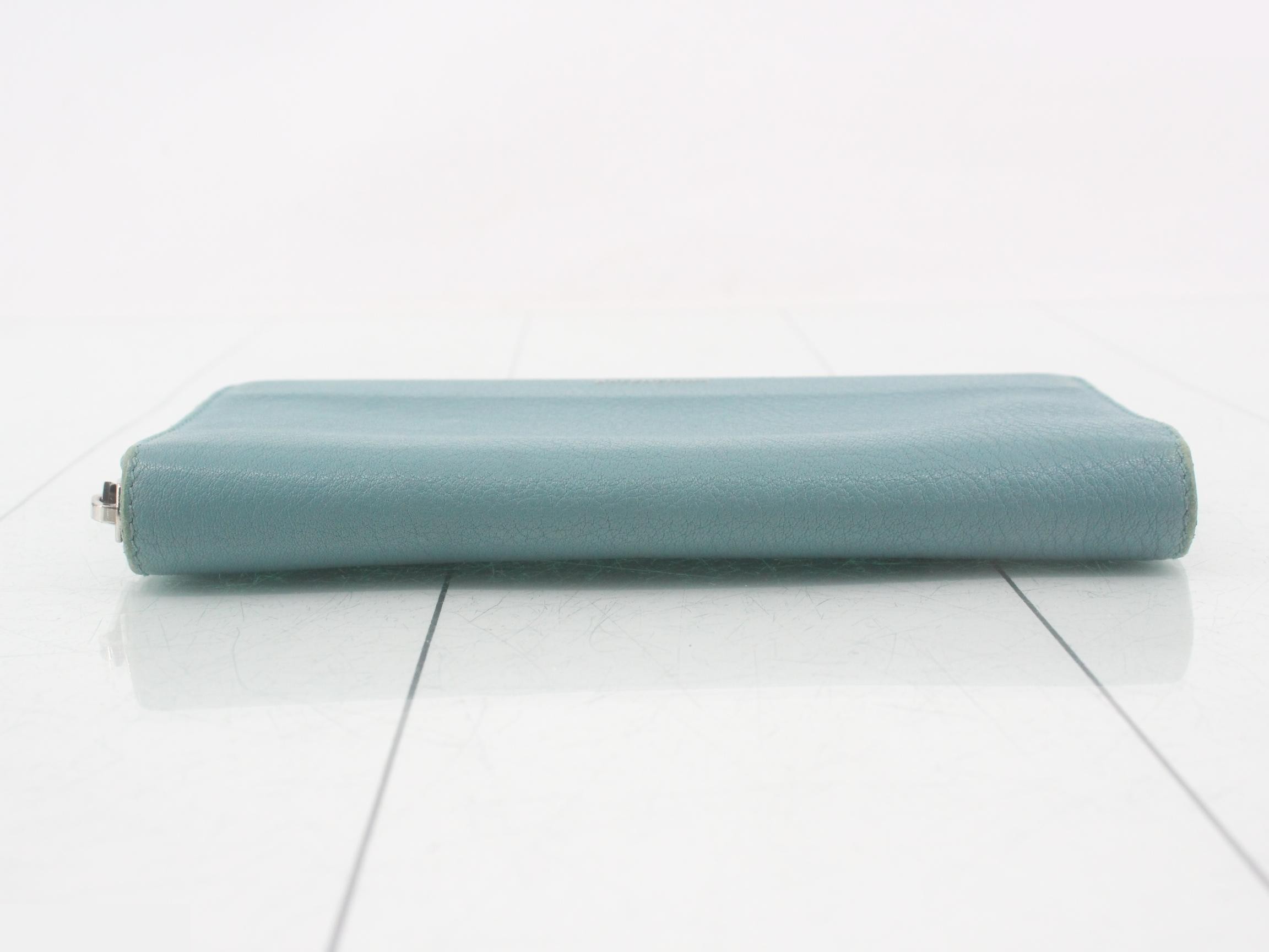 wallet — view 3