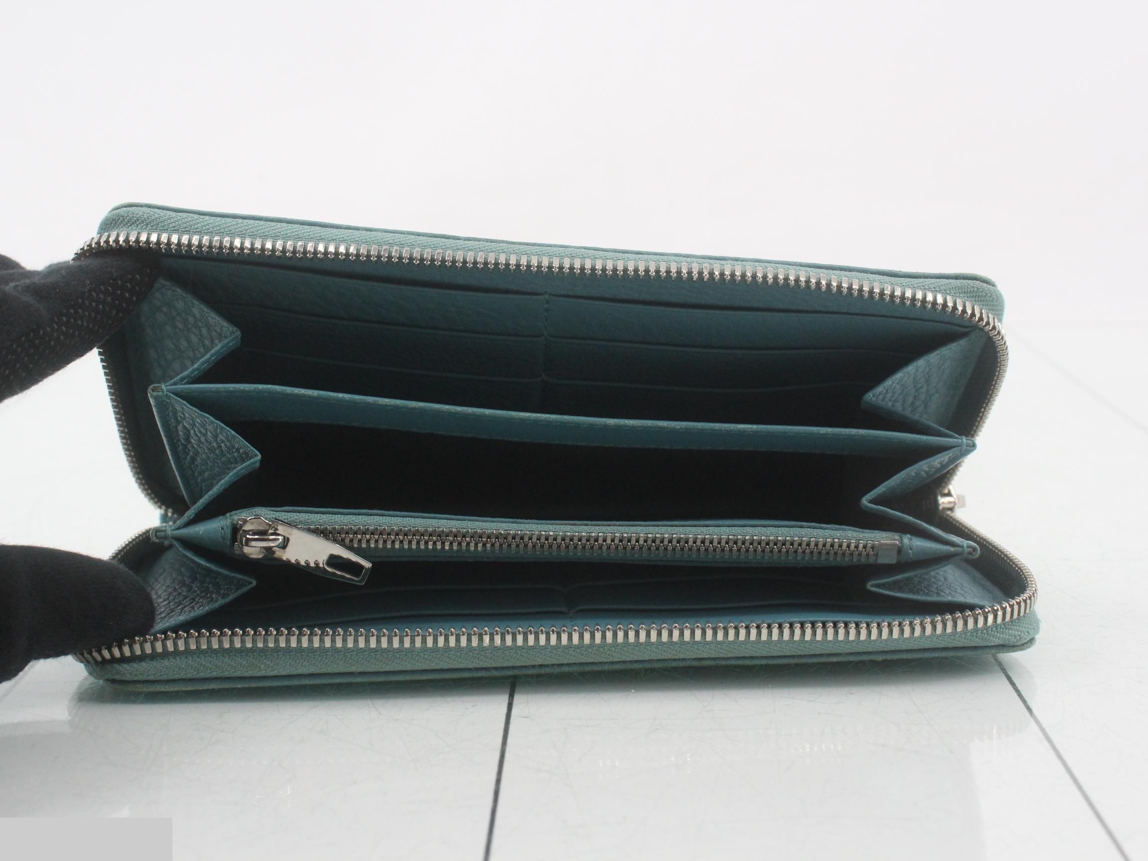 wallet — view 4