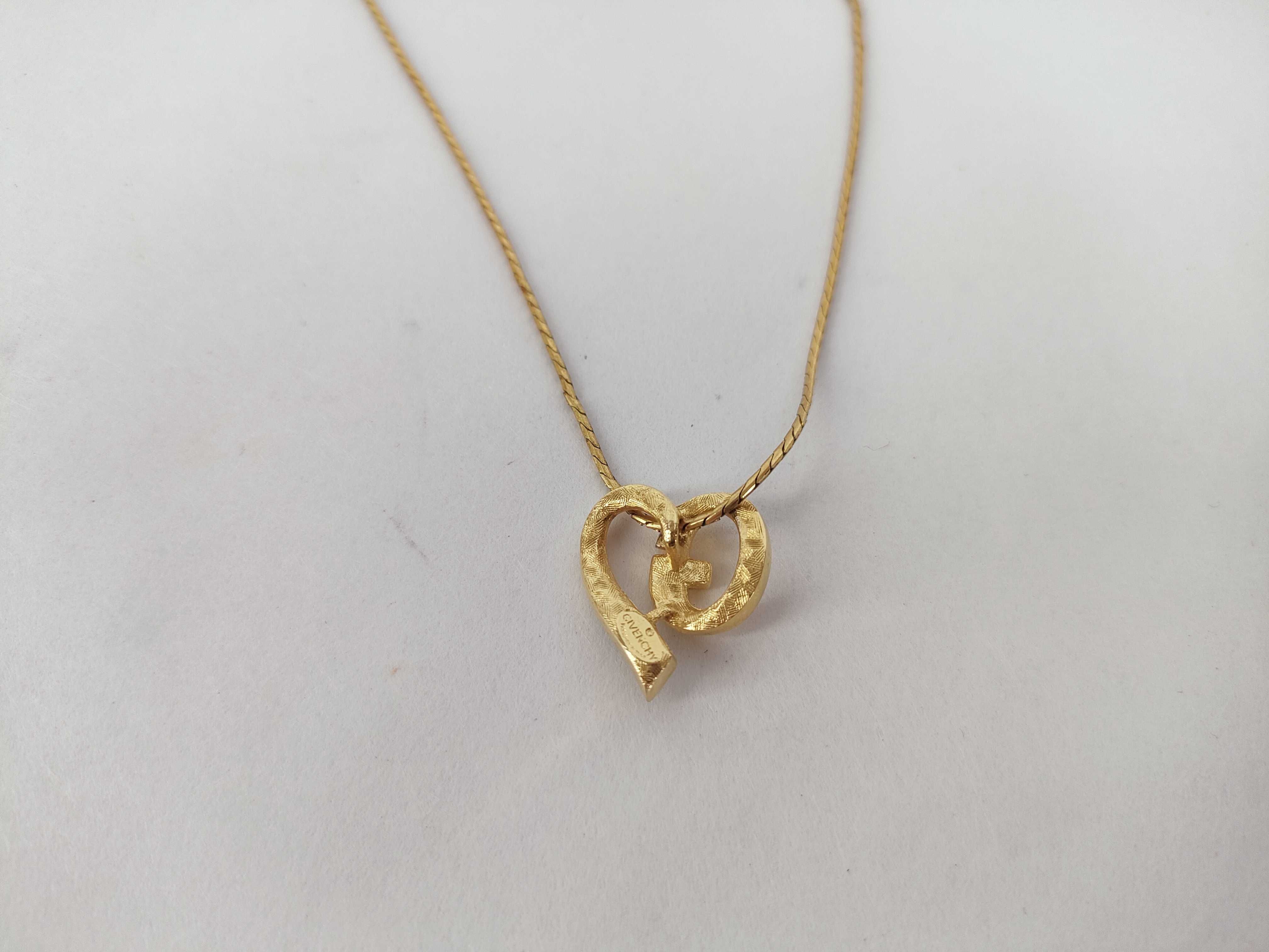 G logo necklace — view 2
