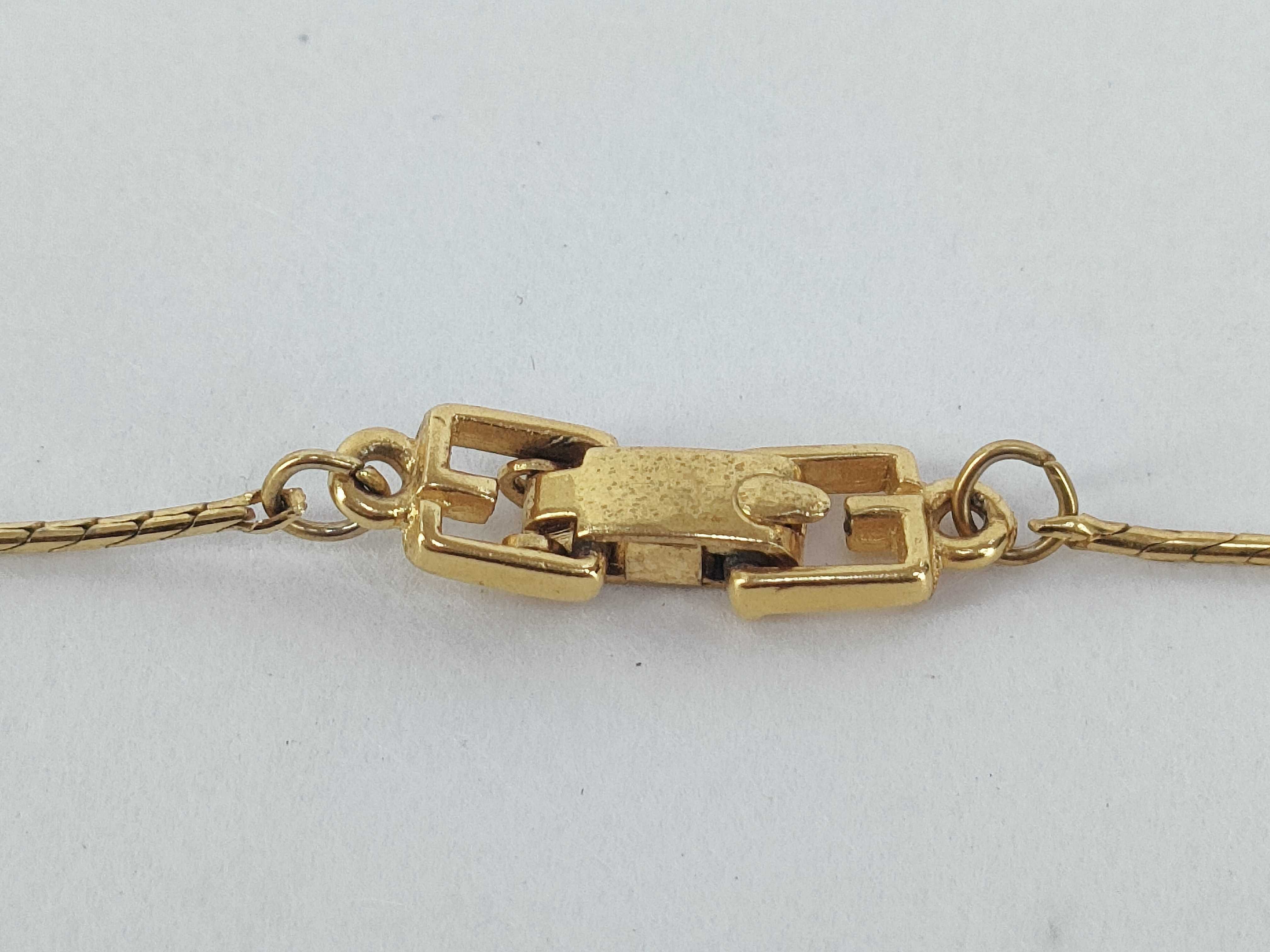 G logo necklace — view 4