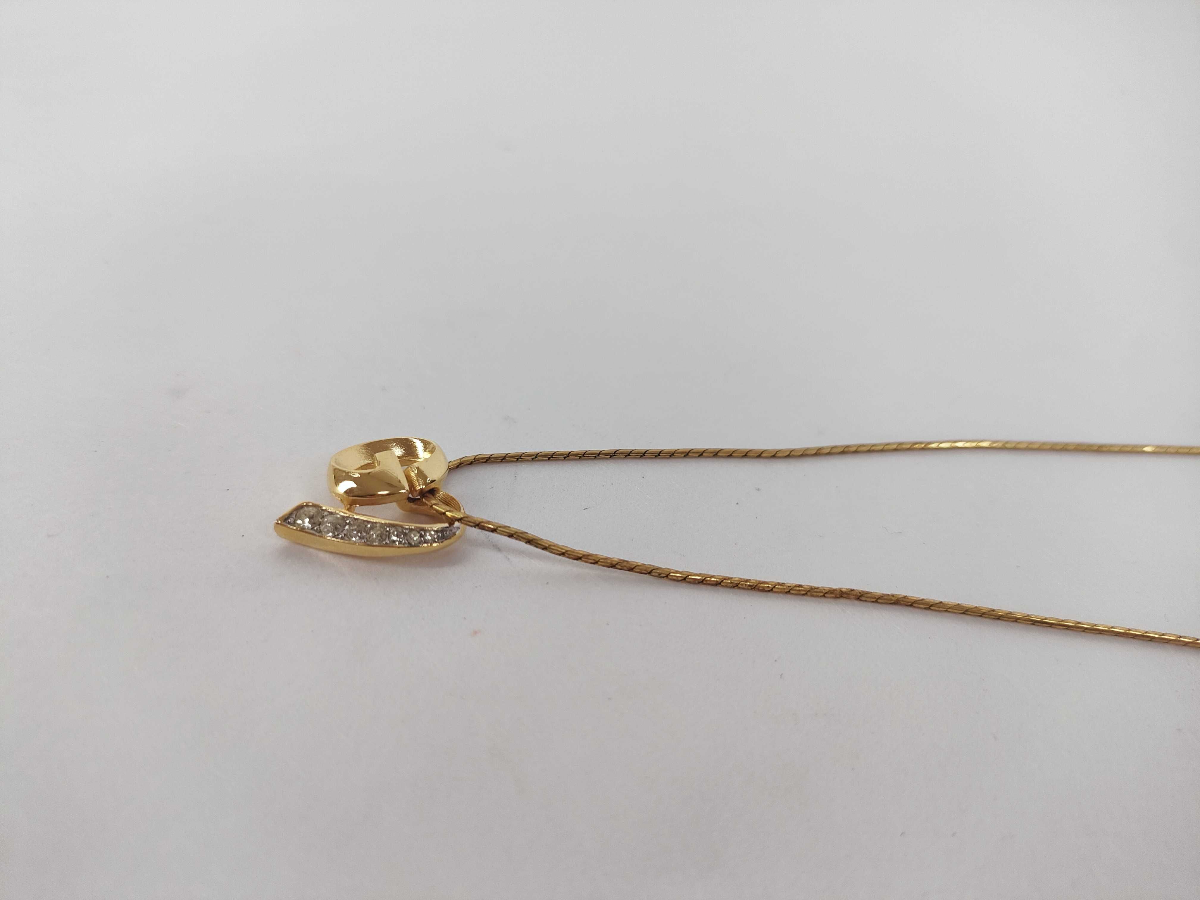 G logo necklace — view 8