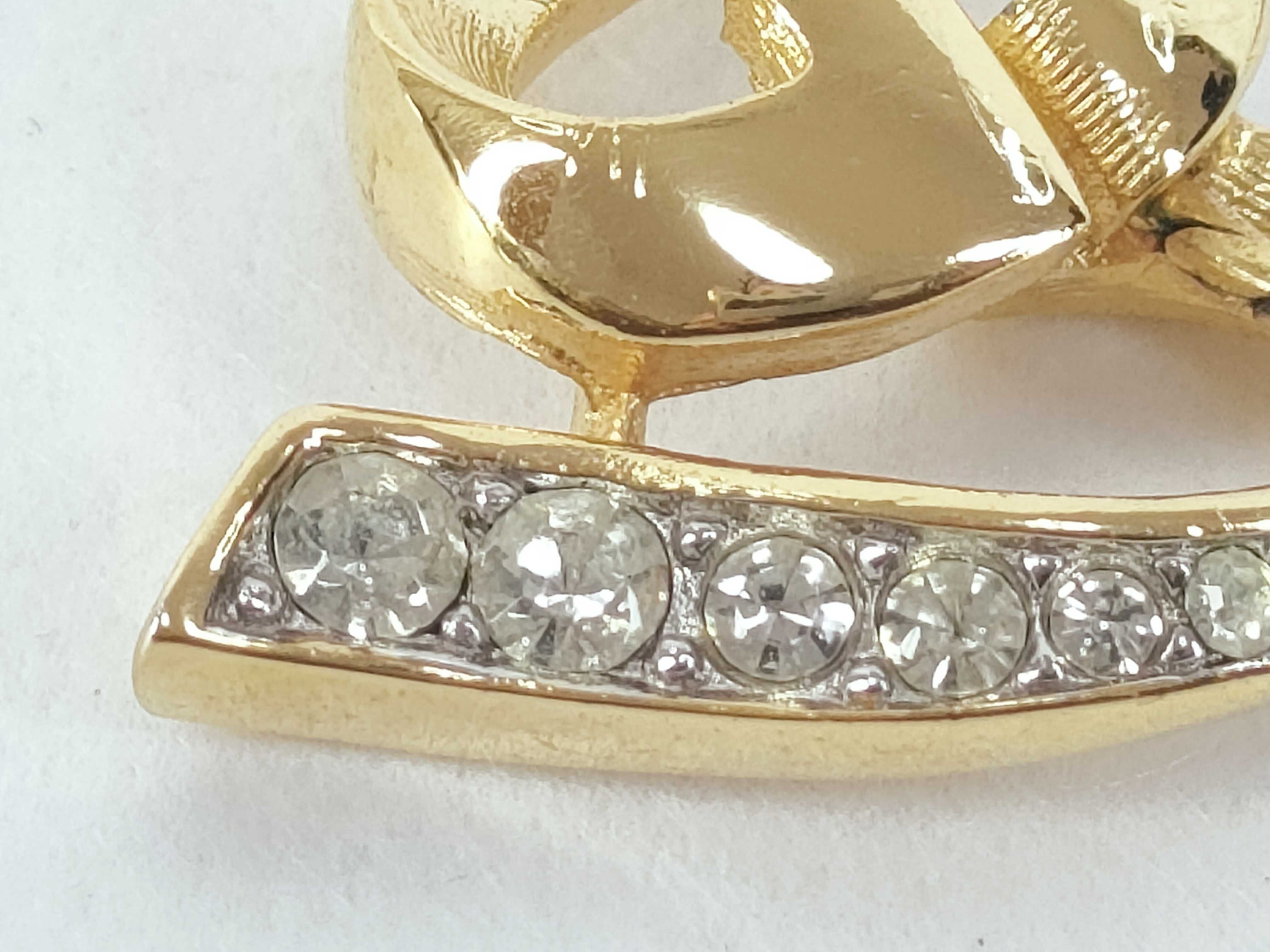 G logo necklace — view 10