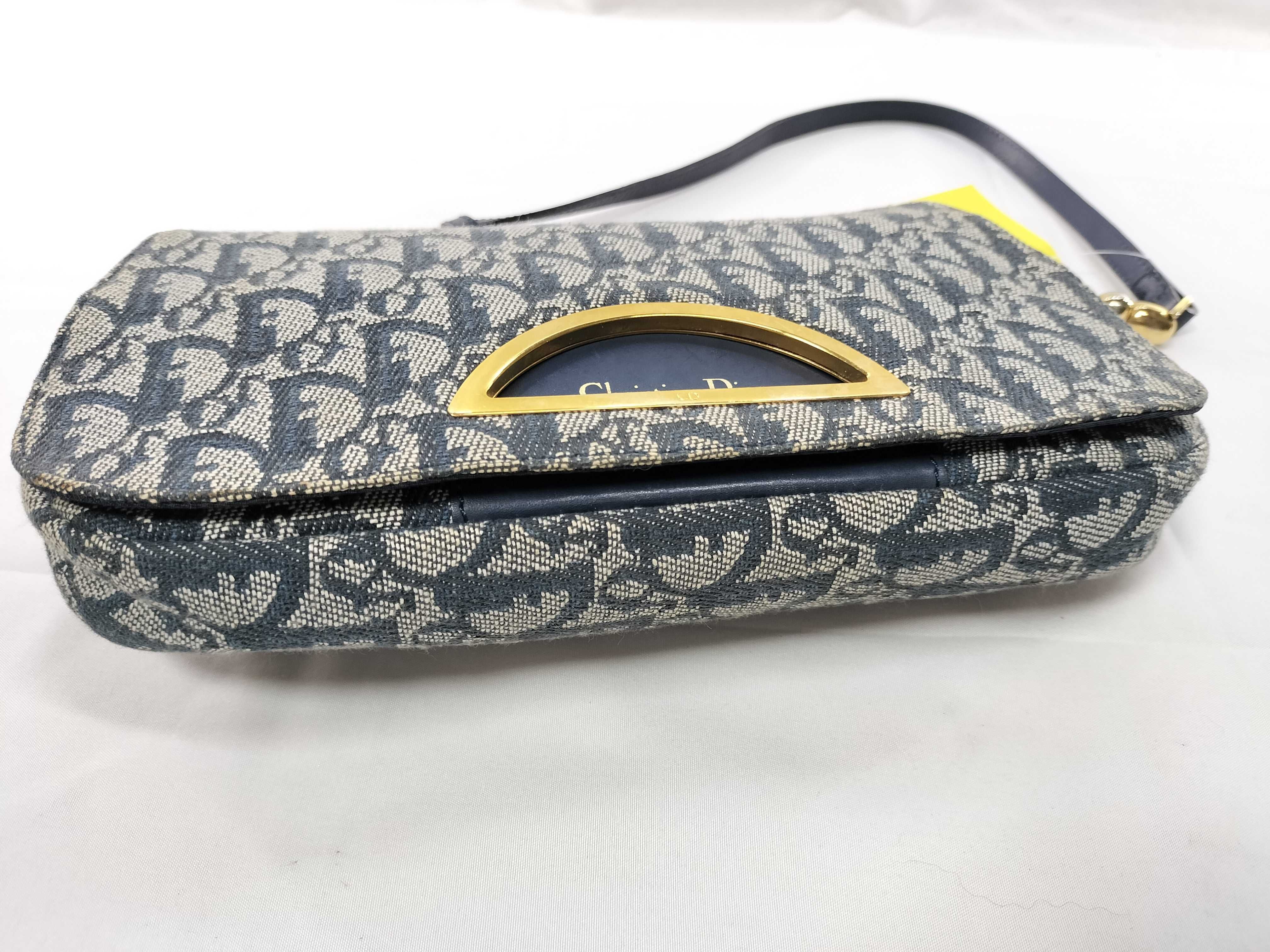 Trotter Maris Pearl Shoulder Bag — view 7
