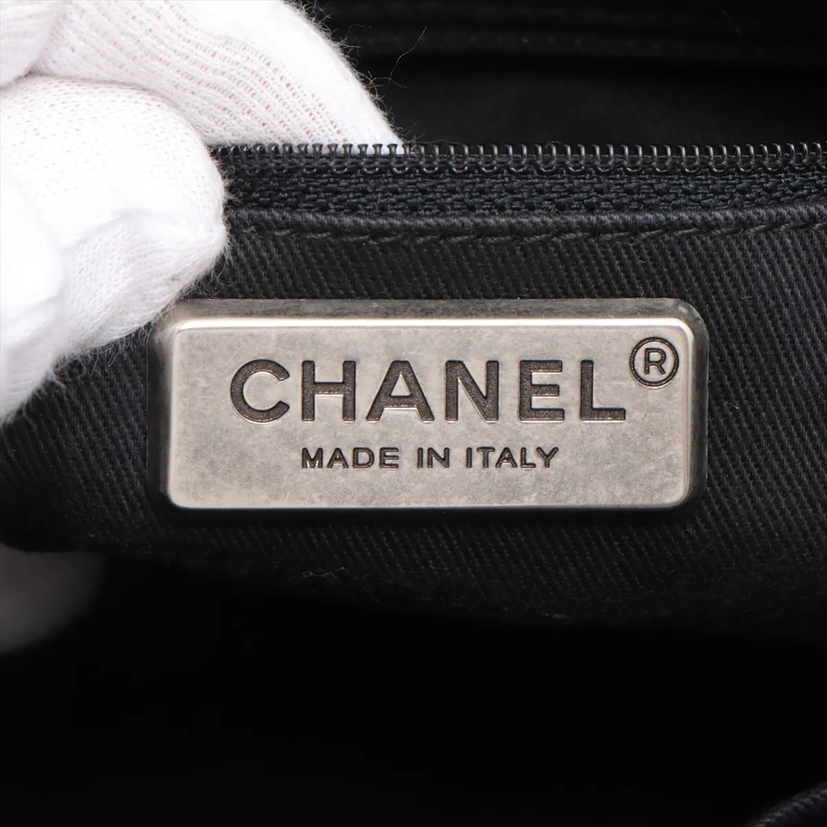 Wild Stitch Caviar Skin Chain Shoulder Bag Black Gunmetal Hardware 10827177 10s — view 13