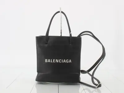 Other lines: Bags and shoulder bags
