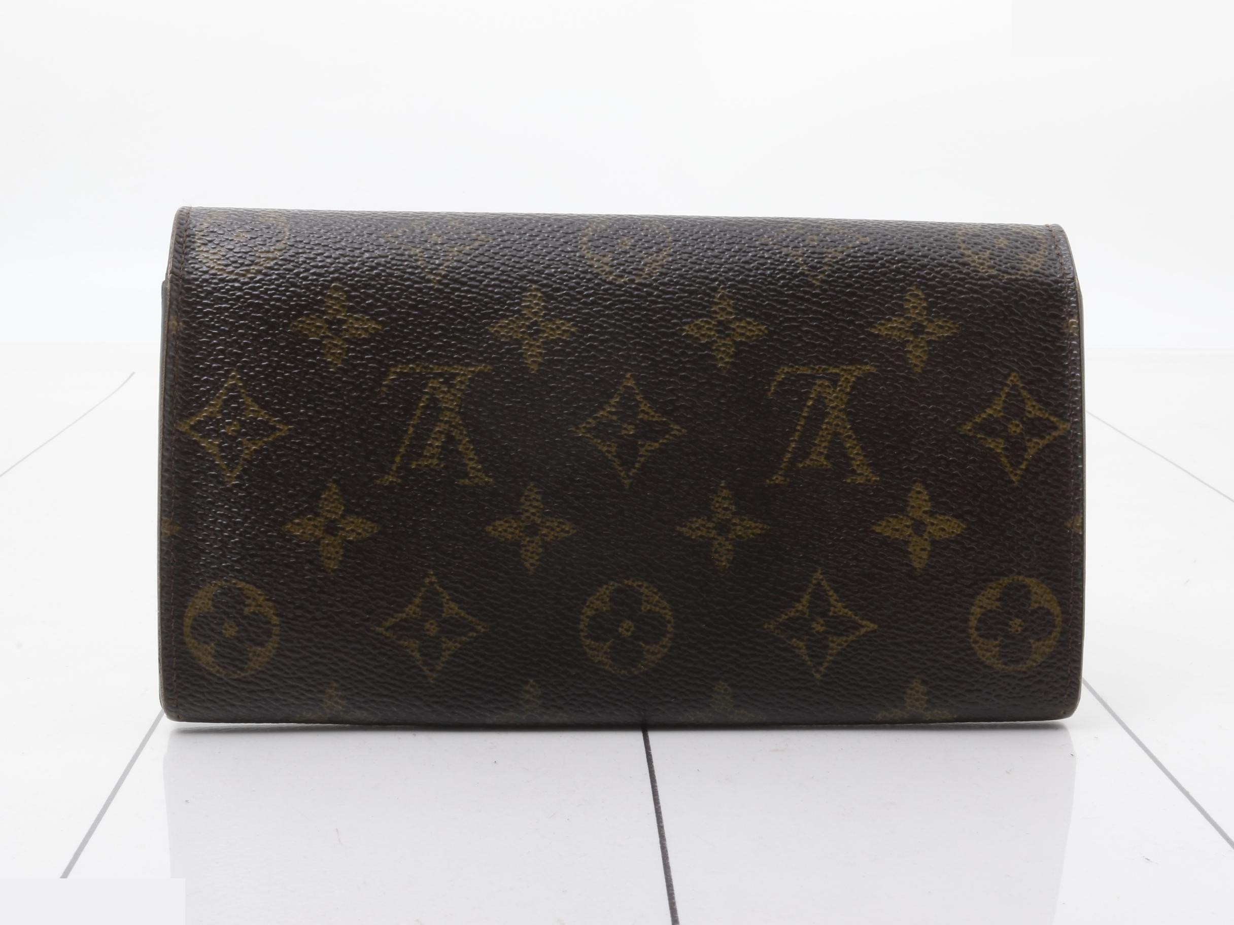 wallet — view 2