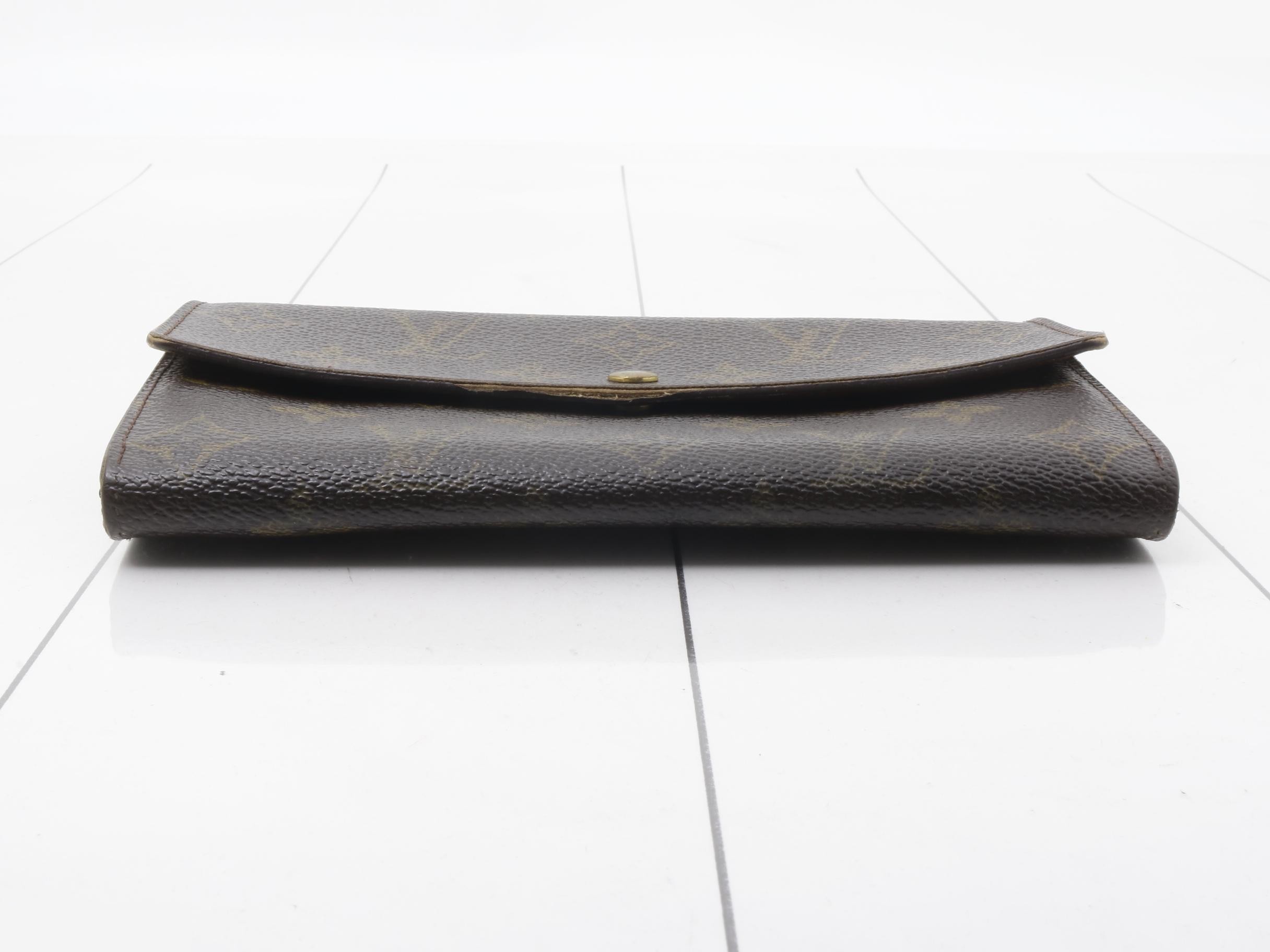 wallet — view 3
