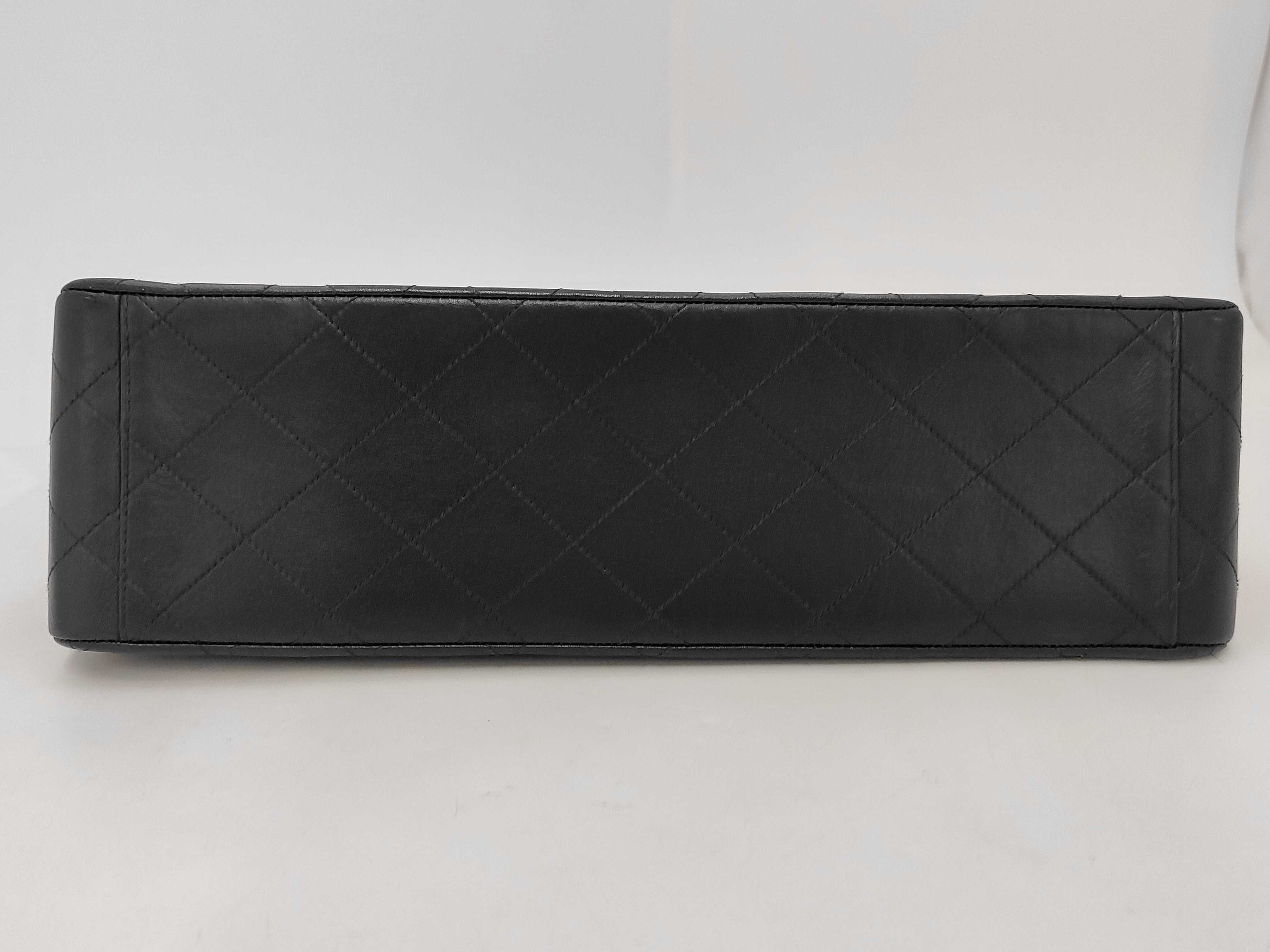 Large Matelassé 34 Lambskin Black with Gold Hardware A01094 Shoulder Bag — view 4