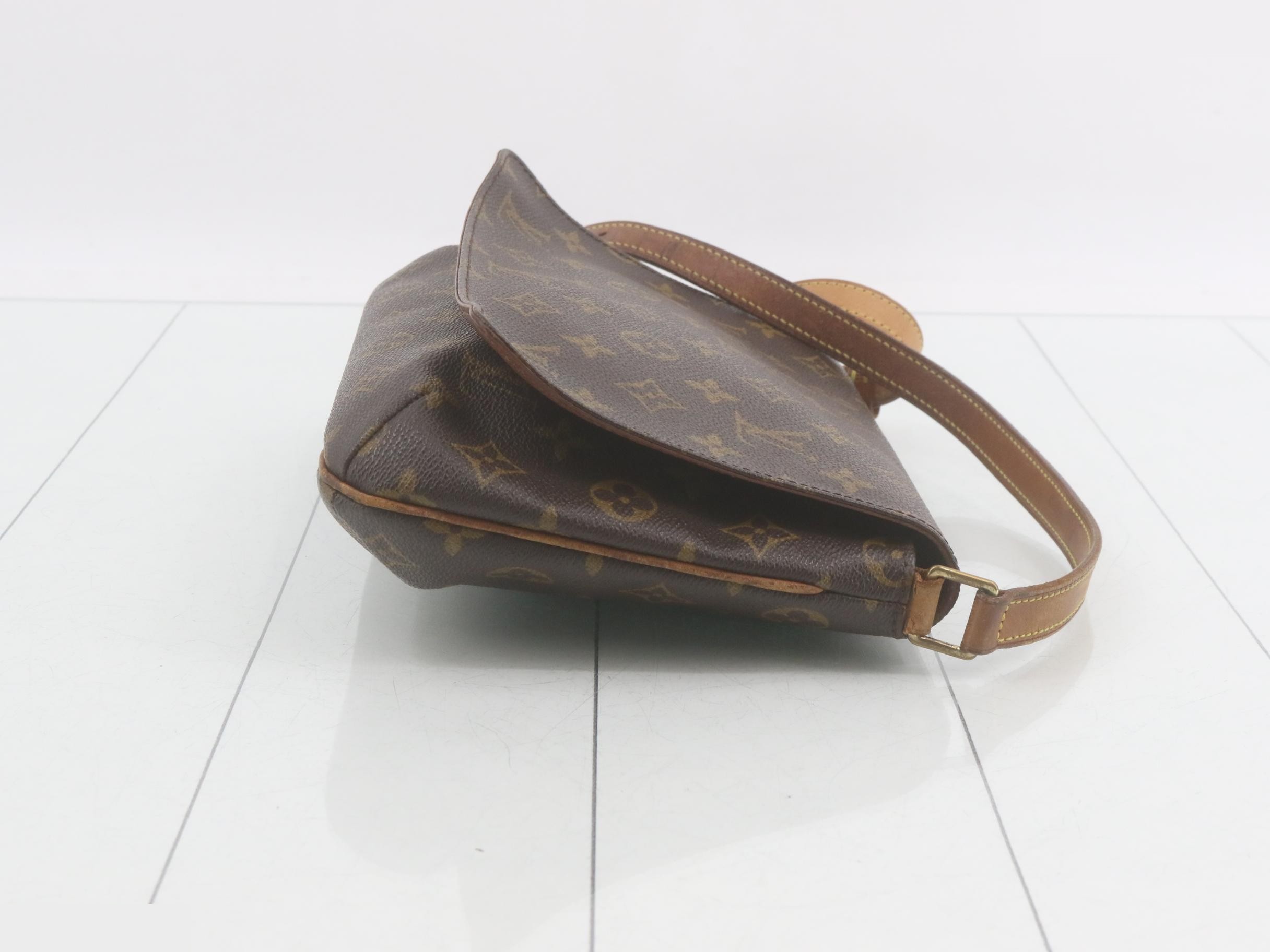 Musette — view 3