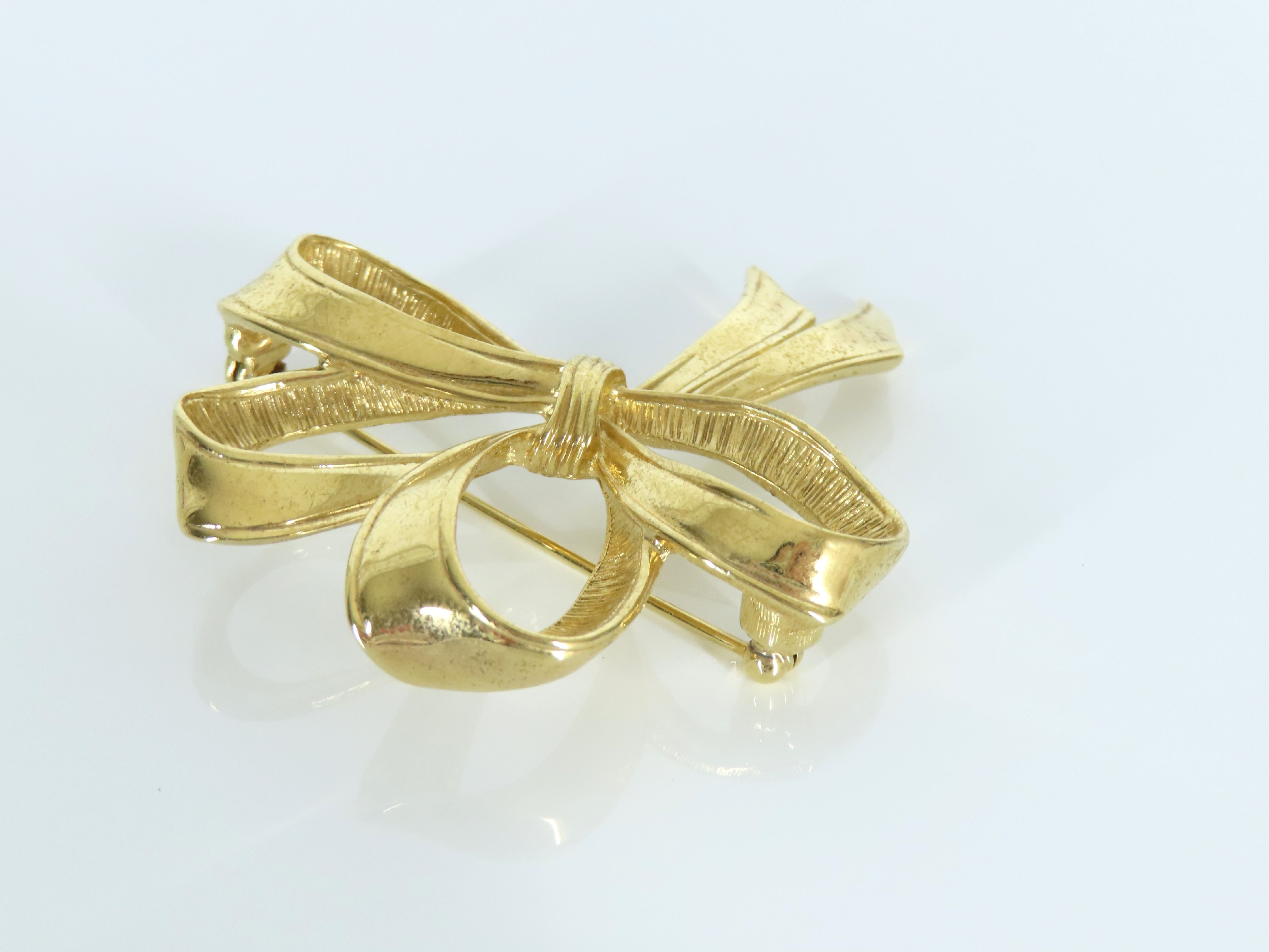 Ribbon Brooch, Gold — view 4